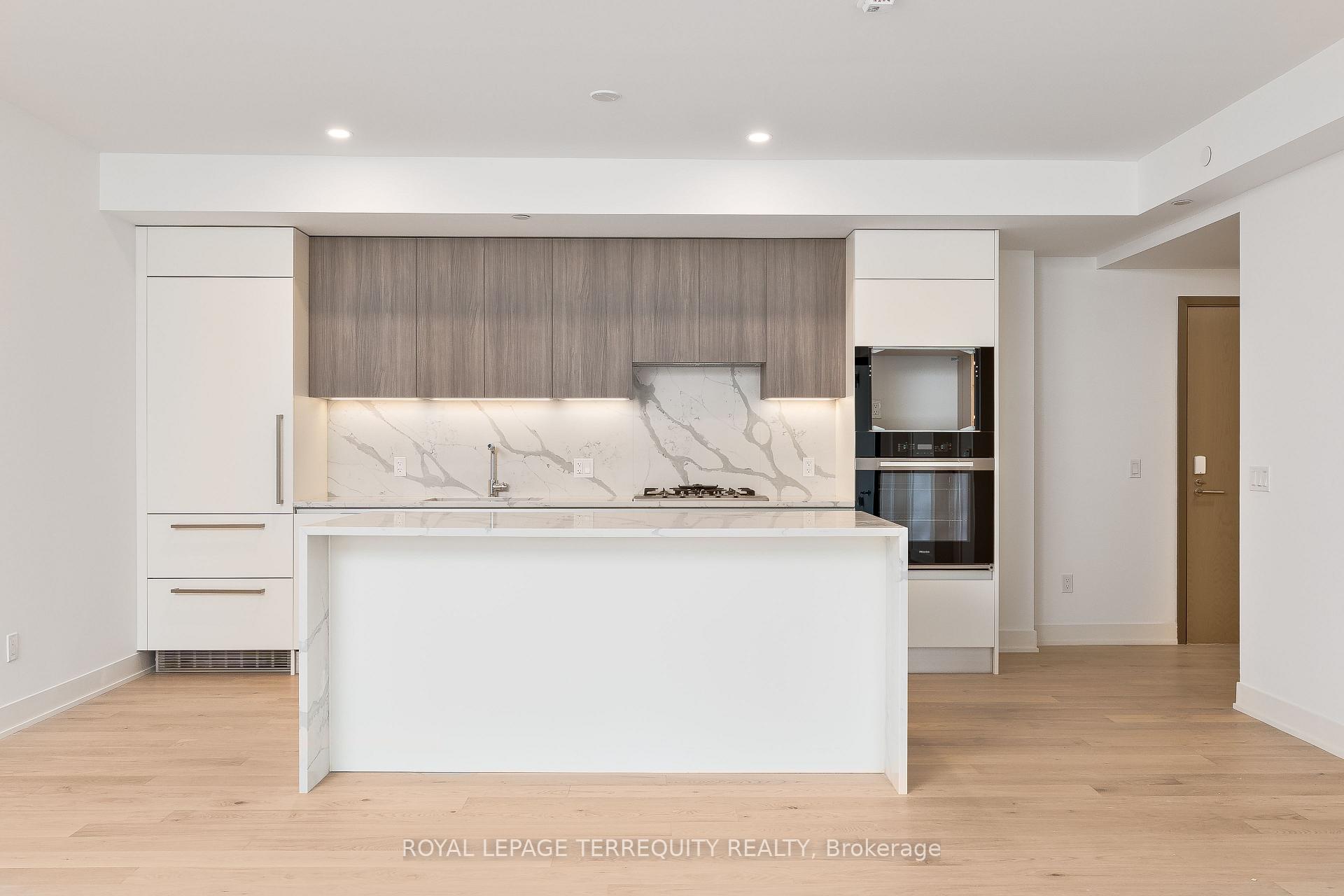 Photo 2 of Unit 207, 200 Keewatin Avenue, Toronto, Mount Pleasant East — HOMEH