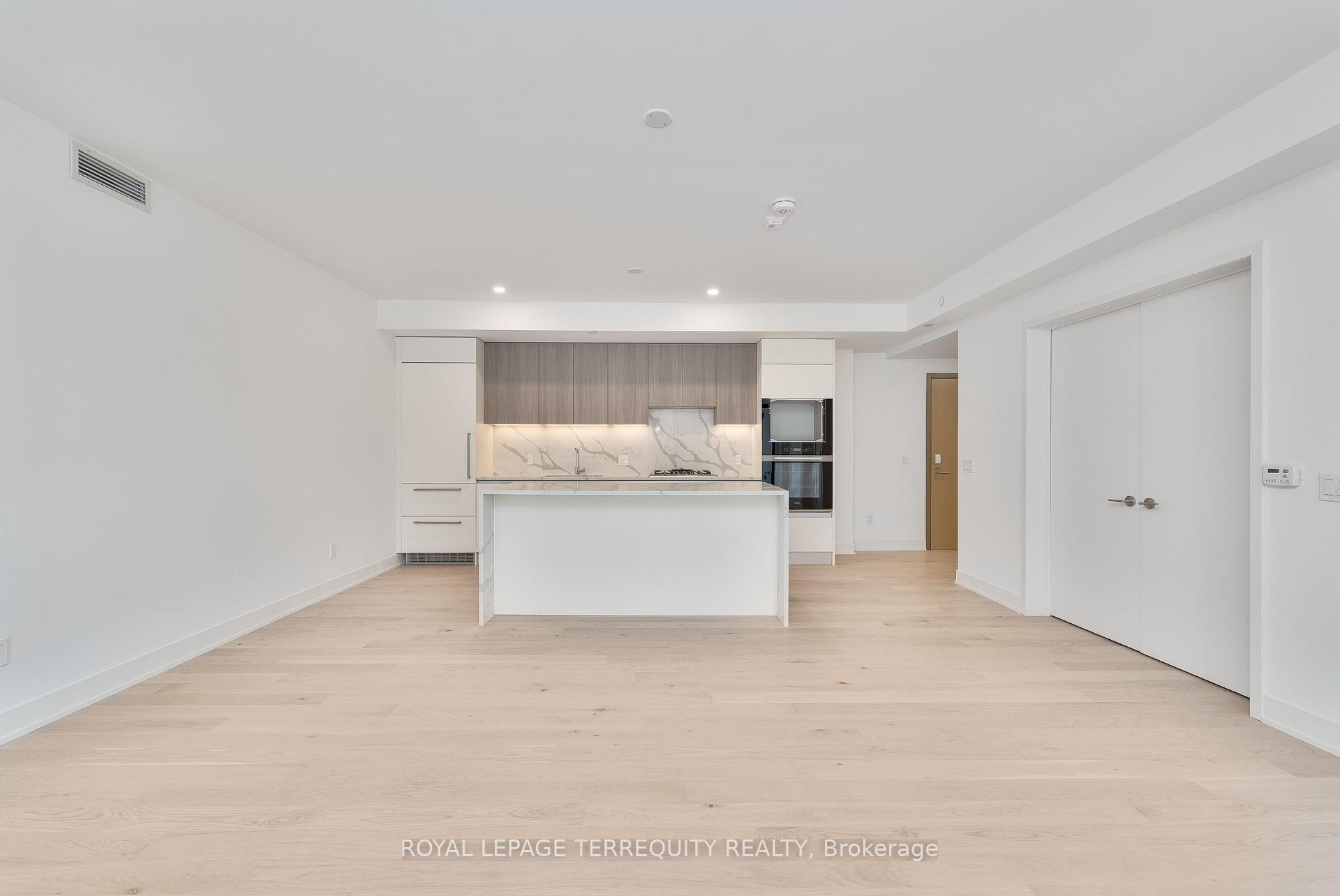 Photo 3 of Unit 207, 200 Keewatin Avenue, Toronto, Mount Pleasant East — HOMEH