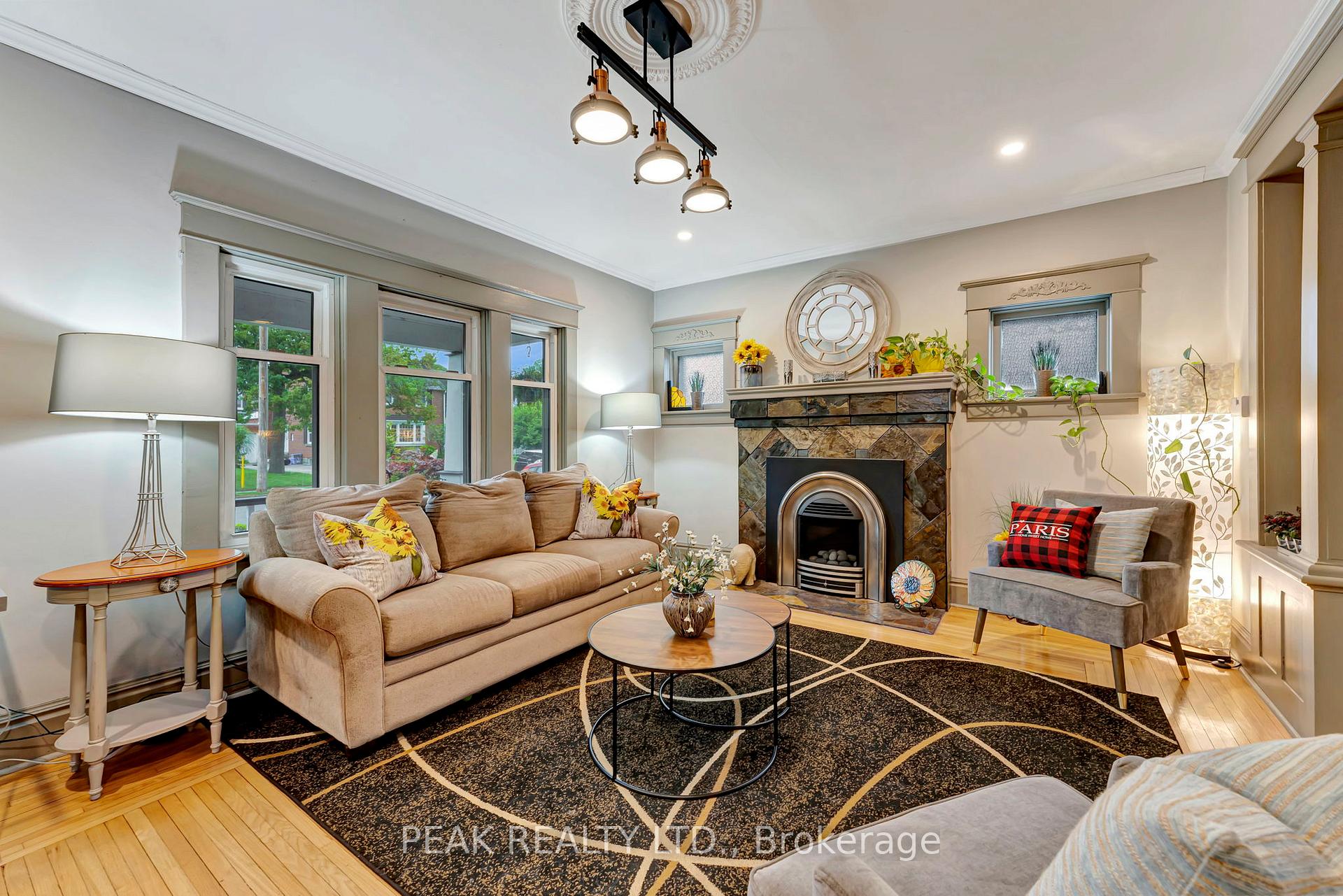 Photo 10 of 50 Jane Street, Brant, Paris — HOMEH