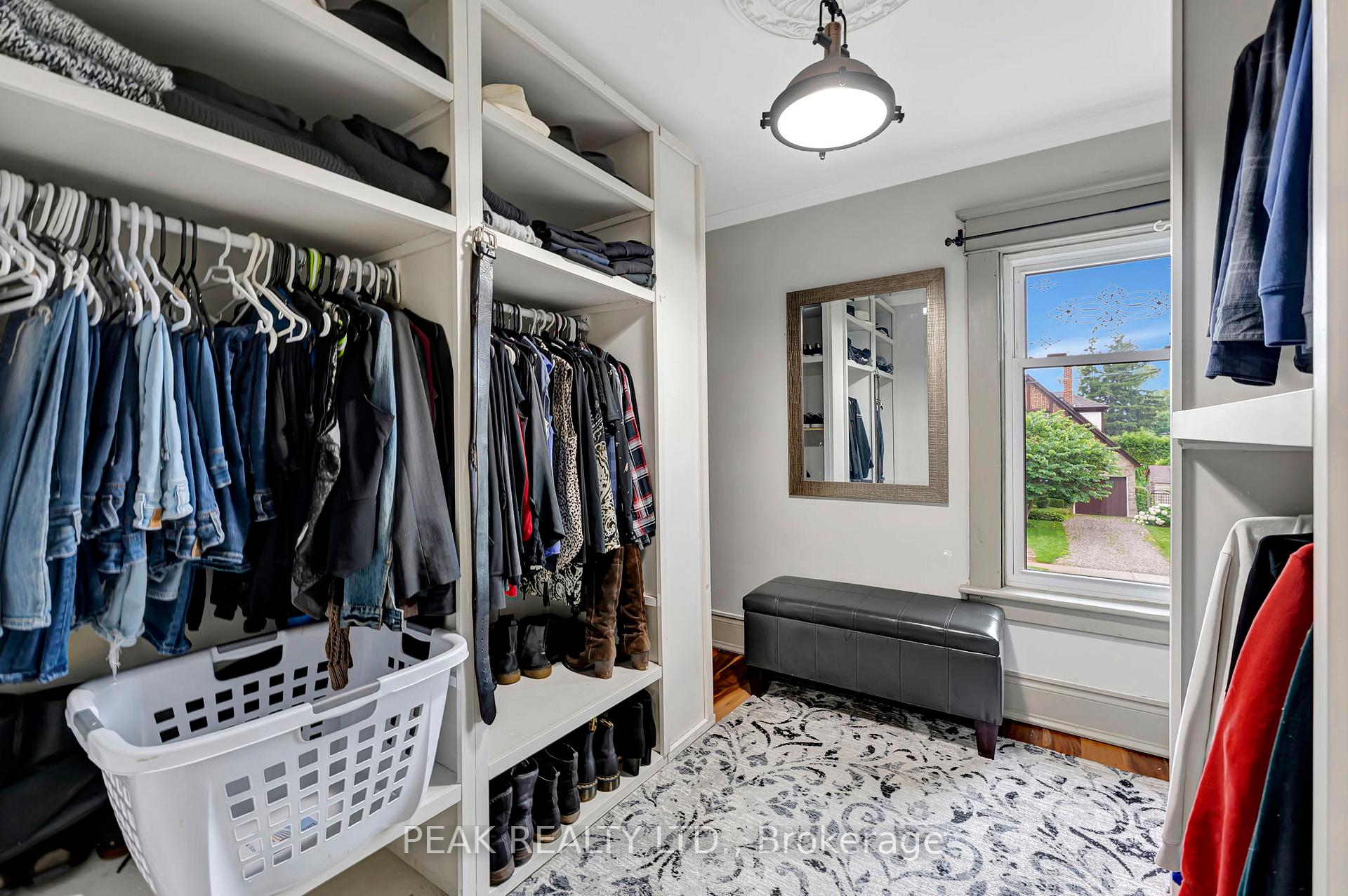 Photo 29 of 50 Jane Street, Brant, Paris — HOMEH