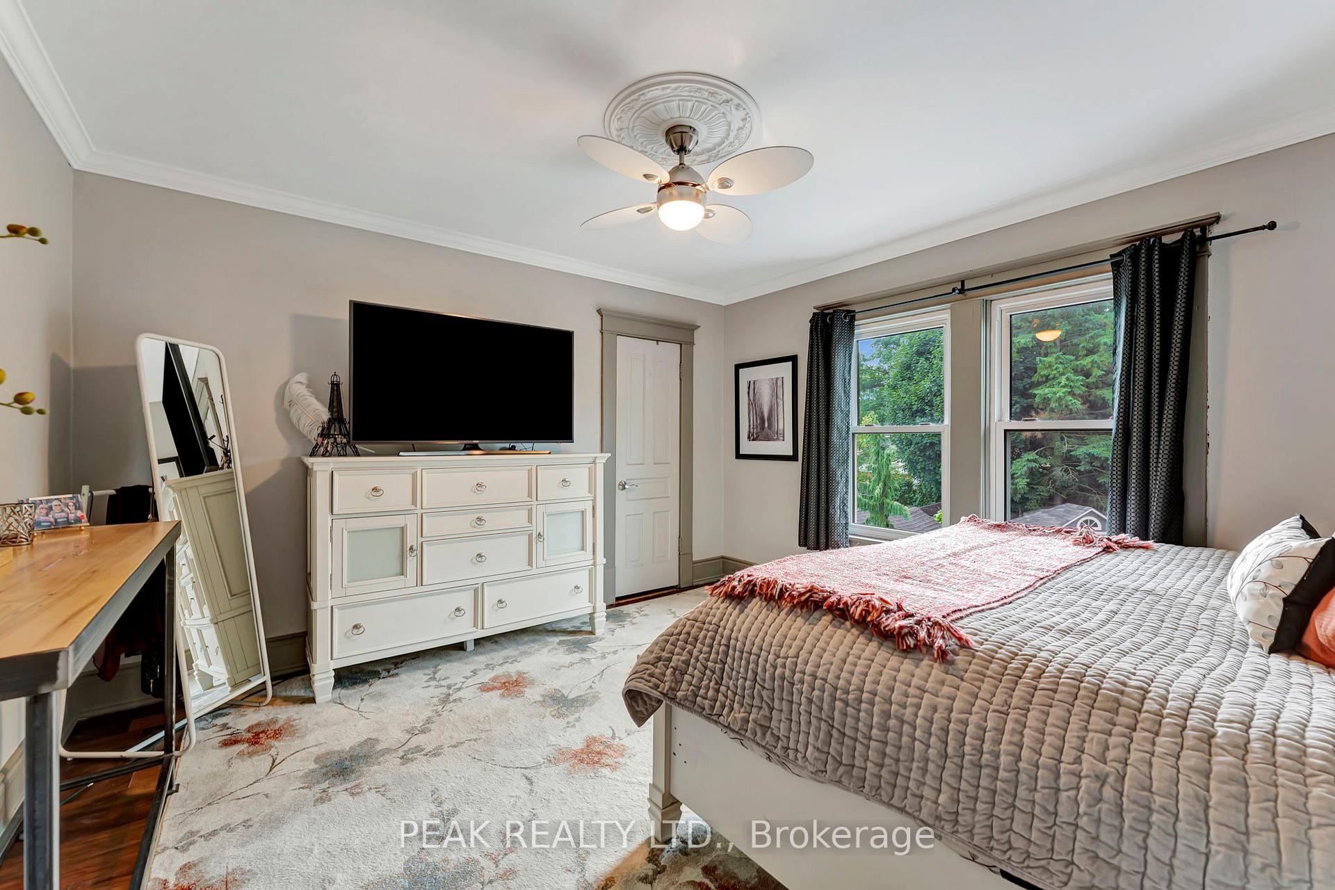 Photo 25 of 50 Jane Street, Brant, Paris — HOMEH