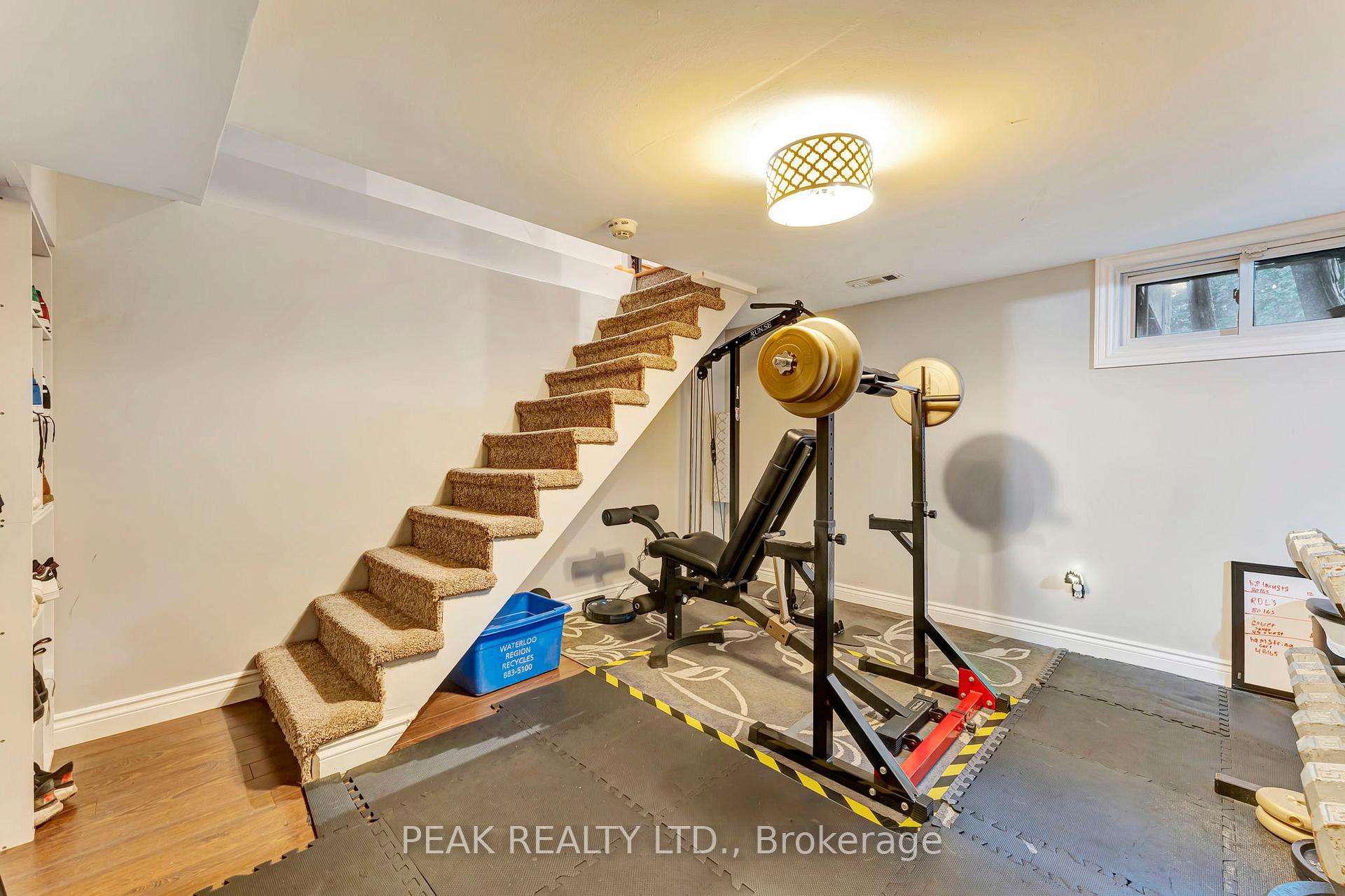 Photo 31 of 50 Jane Street, Brant, Paris — HOMEH