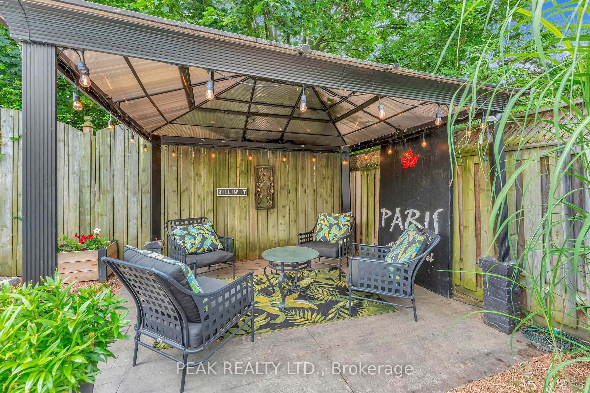 Photo 33 of 50 Jane Street, Brant, Paris — HOMEH