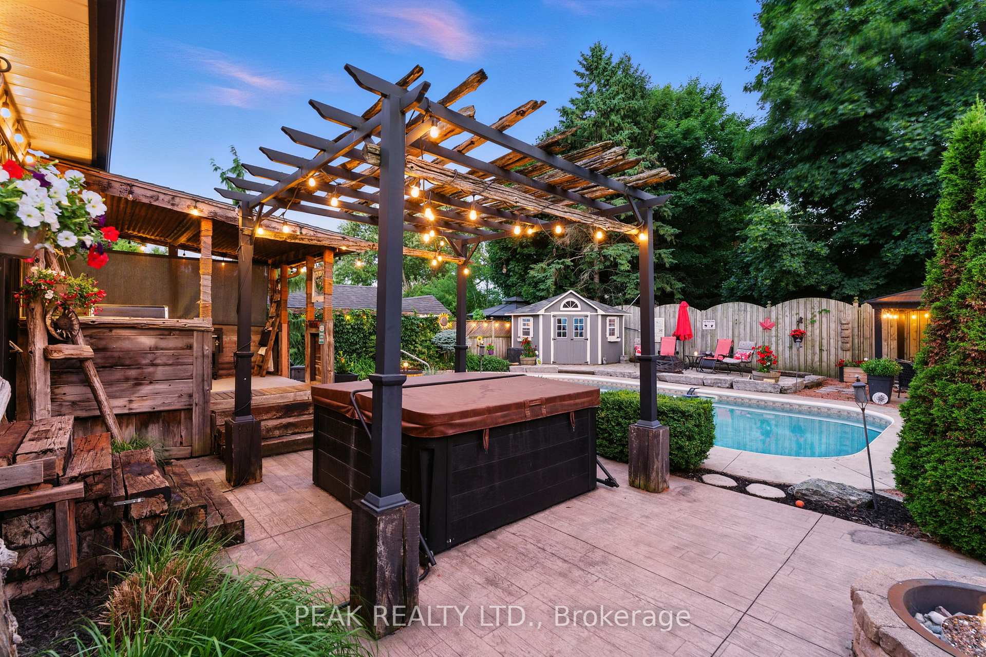 Photo 45 of 50 Jane Street, Brant, Paris — HOMEH