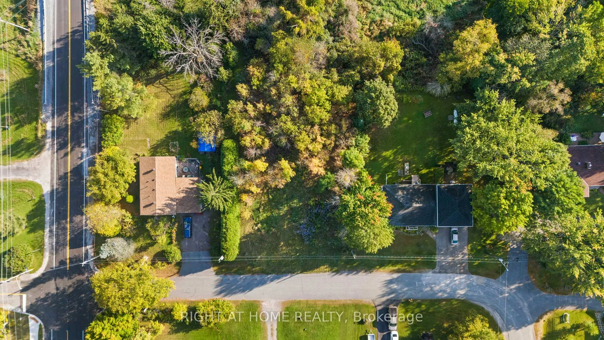 Photo 3 of 108 Old Ship Road, Ottawa, Fitzroy — HOMEH