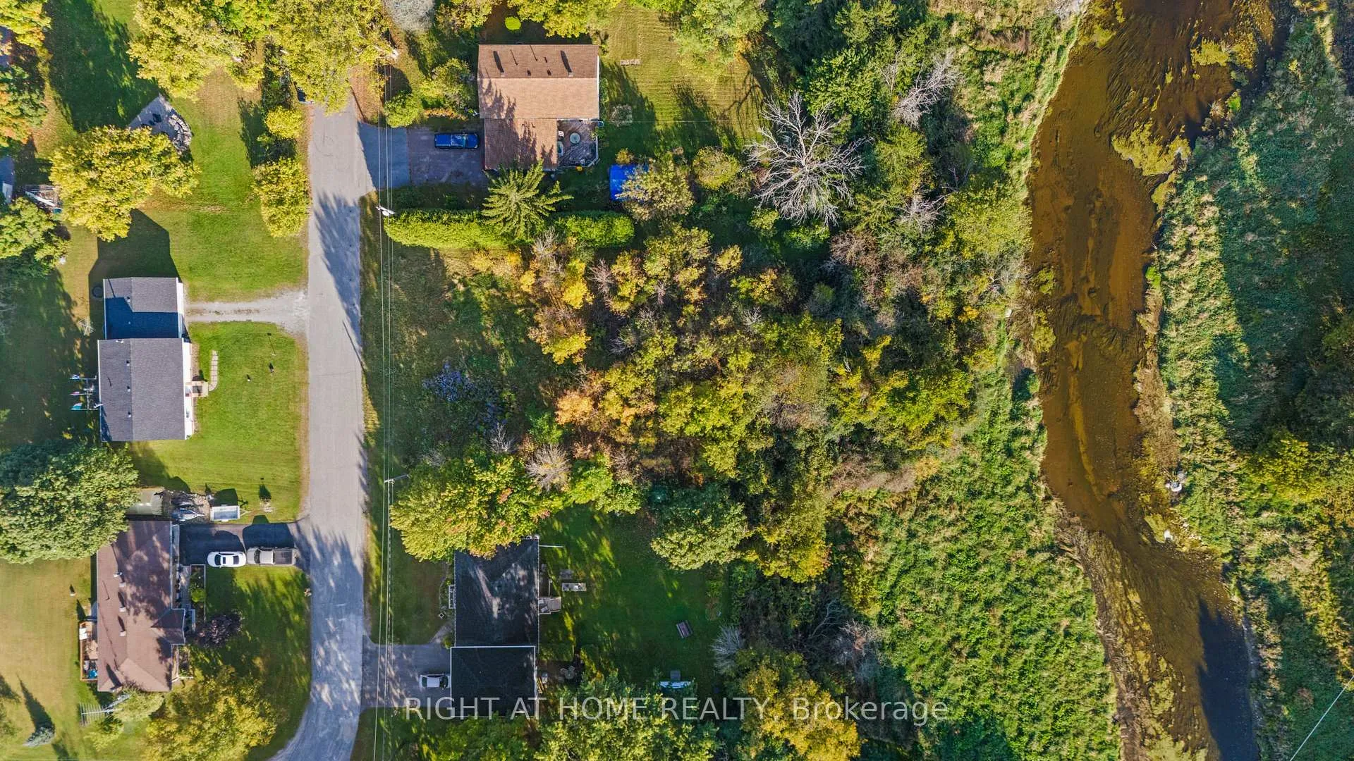 Photo 4 of 108 Old Ship Road, Ottawa, Fitzroy — HOMEH