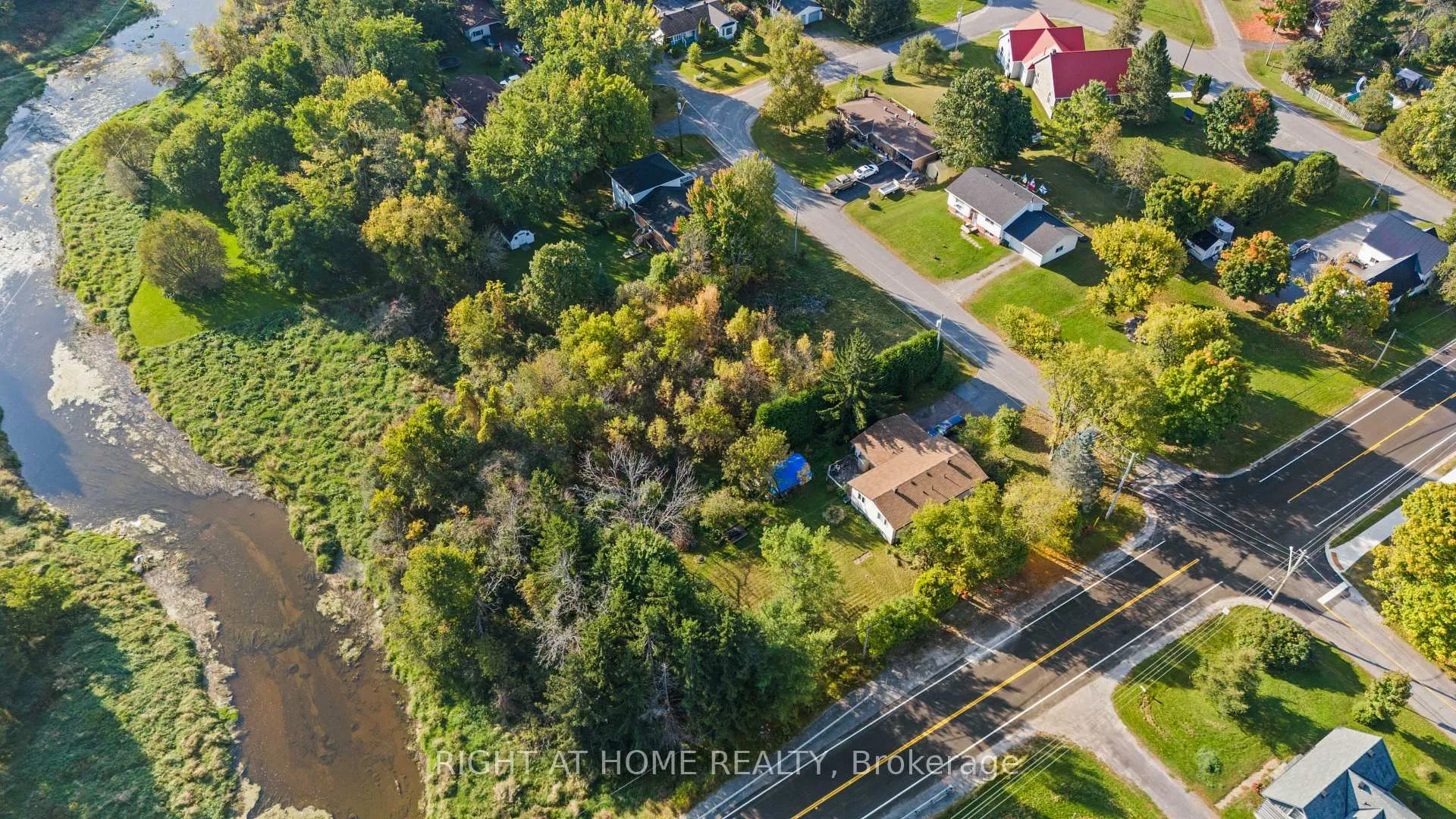Photo 18 of 108 Old Ship Road, Ottawa, Fitzroy — HOMEH