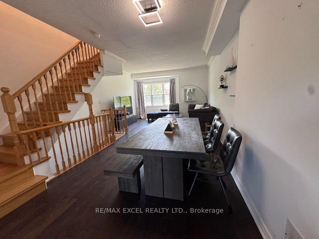 Photo 2 of 121 Pond Drive, Markham, Commerce Valley — HOMEH