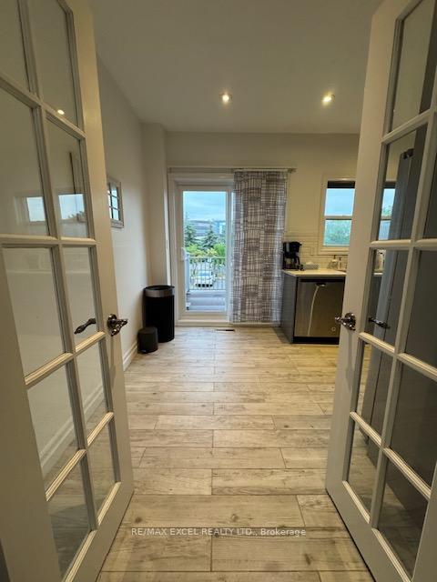 Photo 6 of 121 Pond Drive, Markham, Commerce Valley — HOMEH