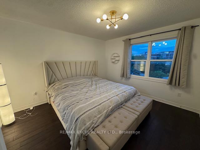 Photo 9 of 121 Pond Drive, Markham, Commerce Valley — HOMEH