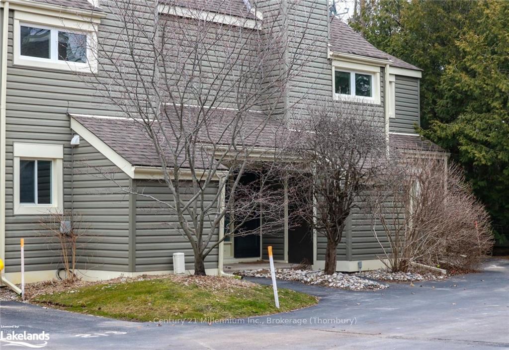 Front of 214 Escarpment Crescent