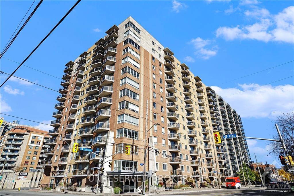 Front of Unit 905, 429 Somerset Street W