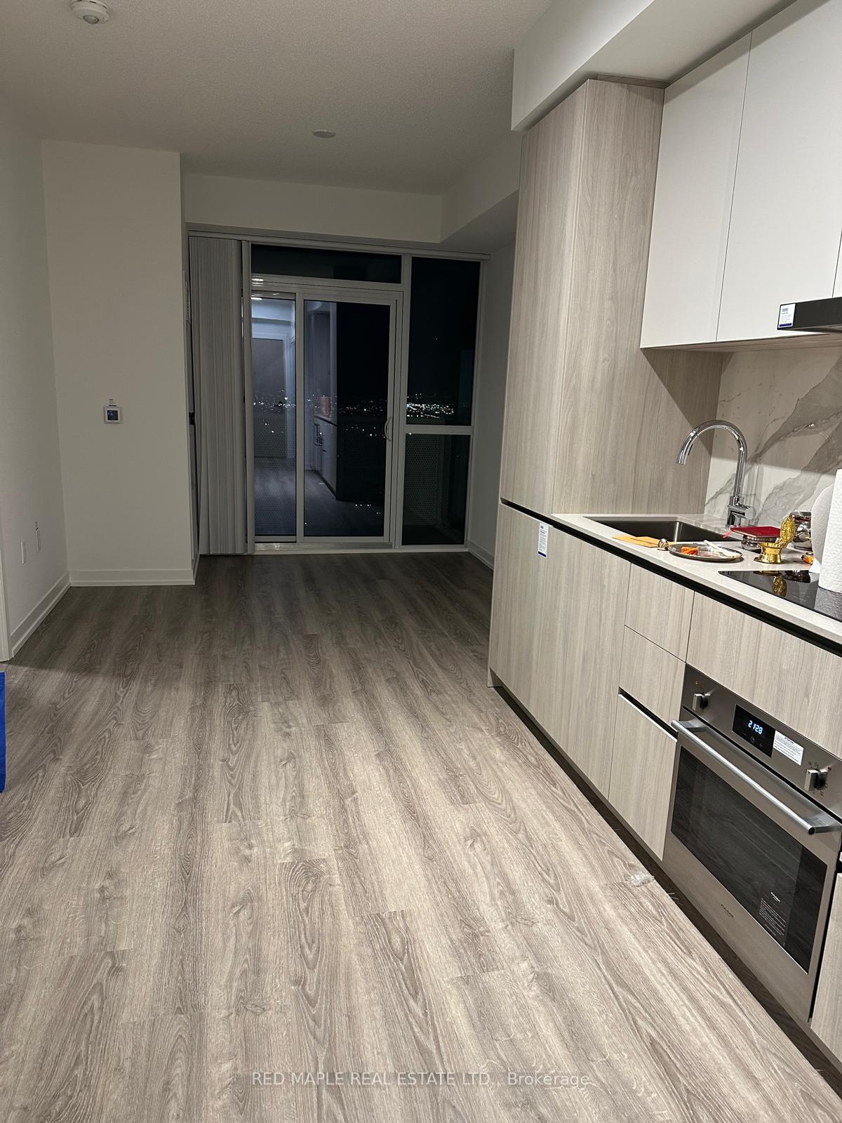 Photo 3 of Unit 3210, 8 Interchange Way, Vaughan, Vaughan Corporate Centre — HOMEH