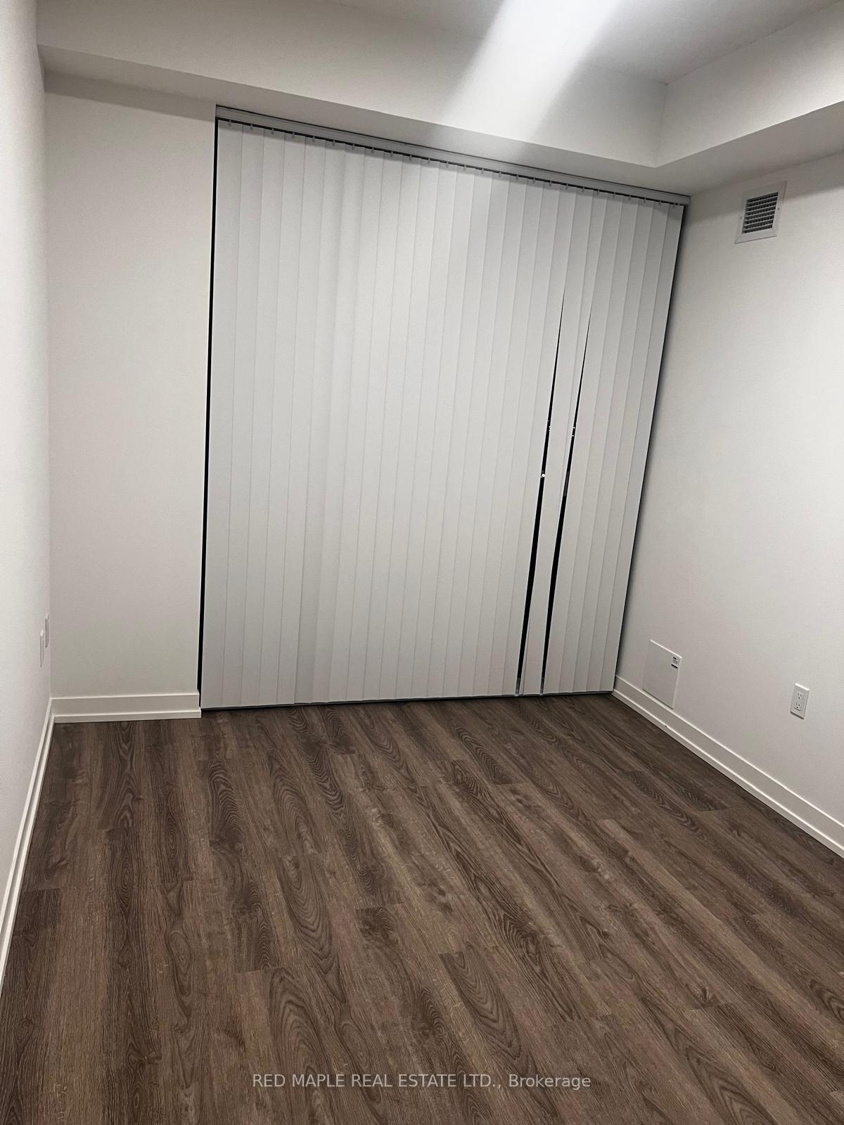 Photo 4 of Unit 3210, 8 Interchange Way, Vaughan, Vaughan Corporate Centre — HOMEH