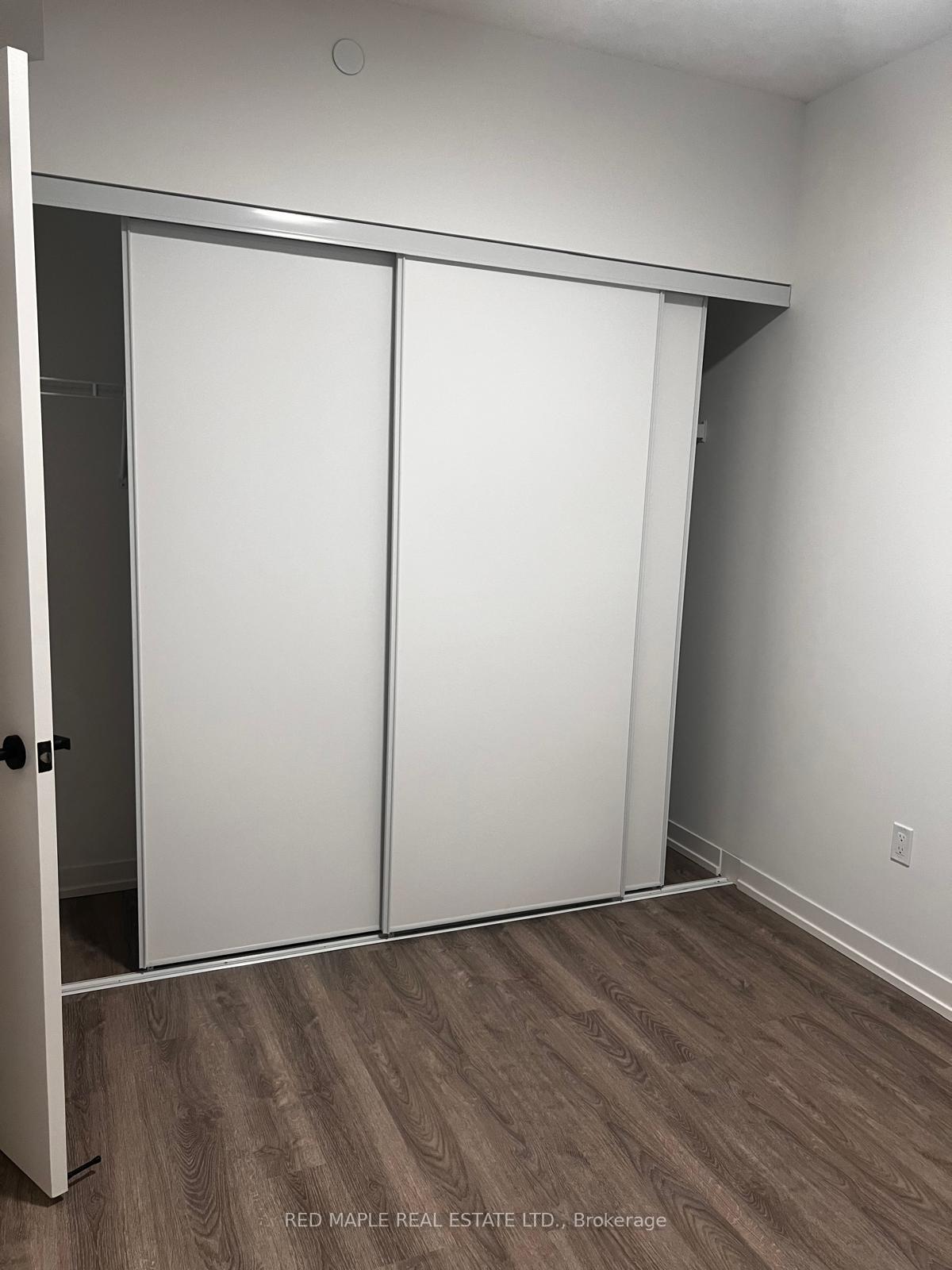 Photo 6 of Unit 3210, 8 Interchange Way, Vaughan, Vaughan Corporate Centre — HOMEH