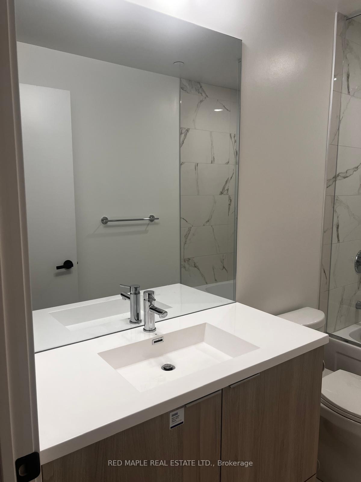 Photo 8 of Unit 3210, 8 Interchange Way, Vaughan, Vaughan Corporate Centre — HOMEH