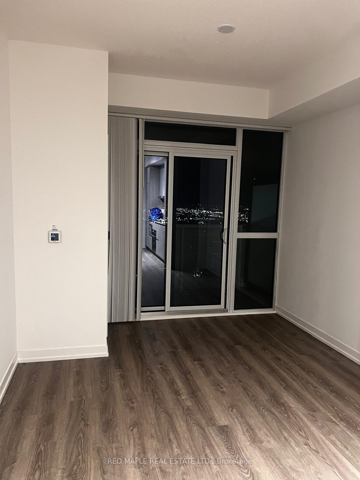 Photo 9 of Unit 3210, 8 Interchange Way, Vaughan, Vaughan Corporate Centre — HOMEH