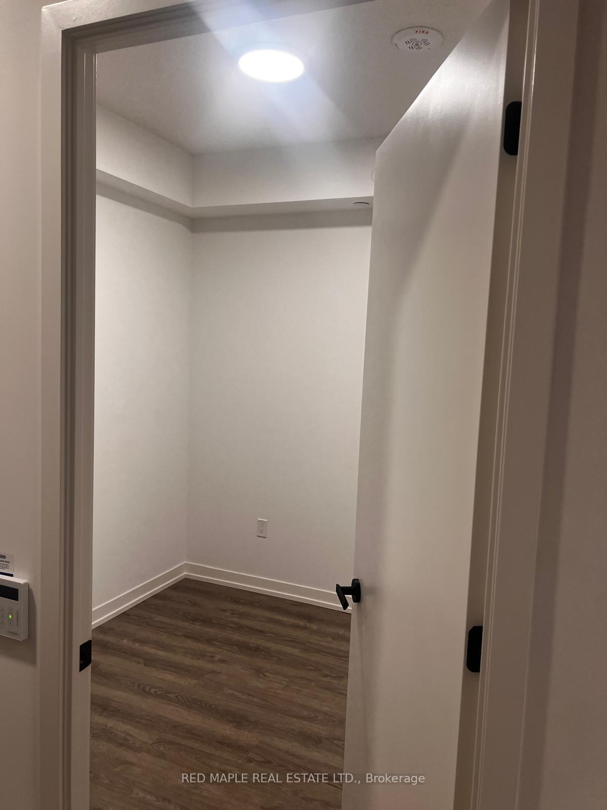 Photo 13 of Unit 3210, 8 Interchange Way, Vaughan, Vaughan Corporate Centre — HOMEH