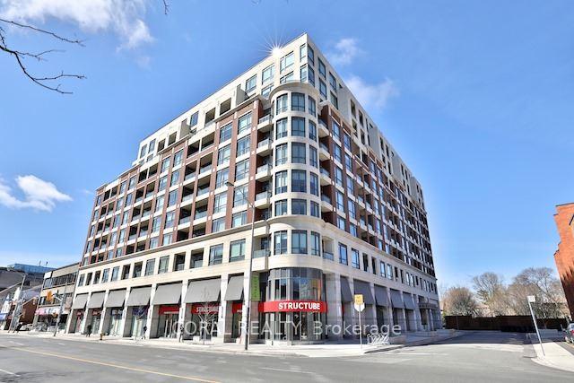 Front of Unit 814, 23 Glebe Road W