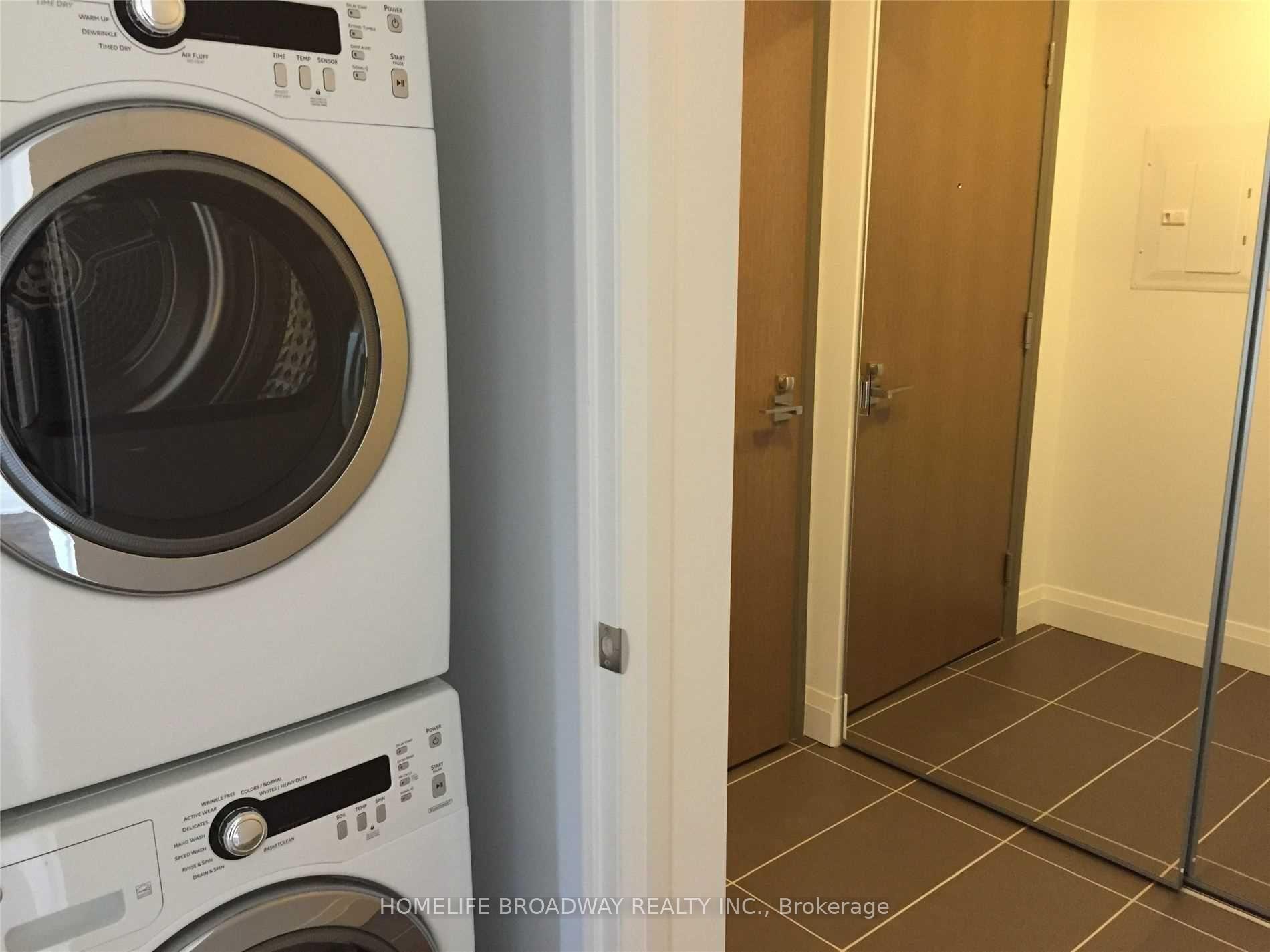 Photo 6 of Unit 801, 18 Uptown Drive, Markham, Unionville — HOMEH
