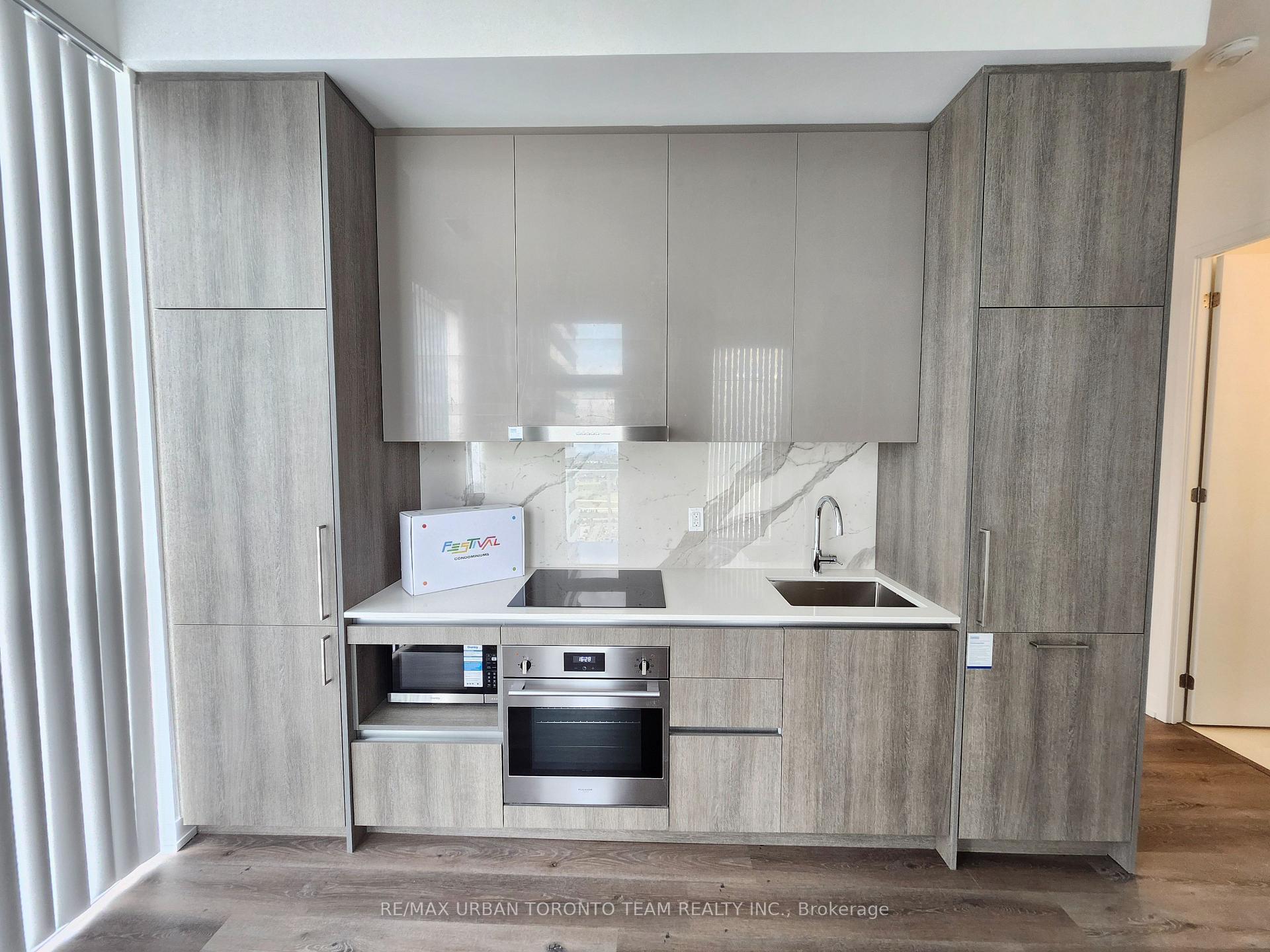 Photo 4 of Unit 3705, 225 Commerce Street, Vaughan, Vaughan Corporate Centre — HOMEH