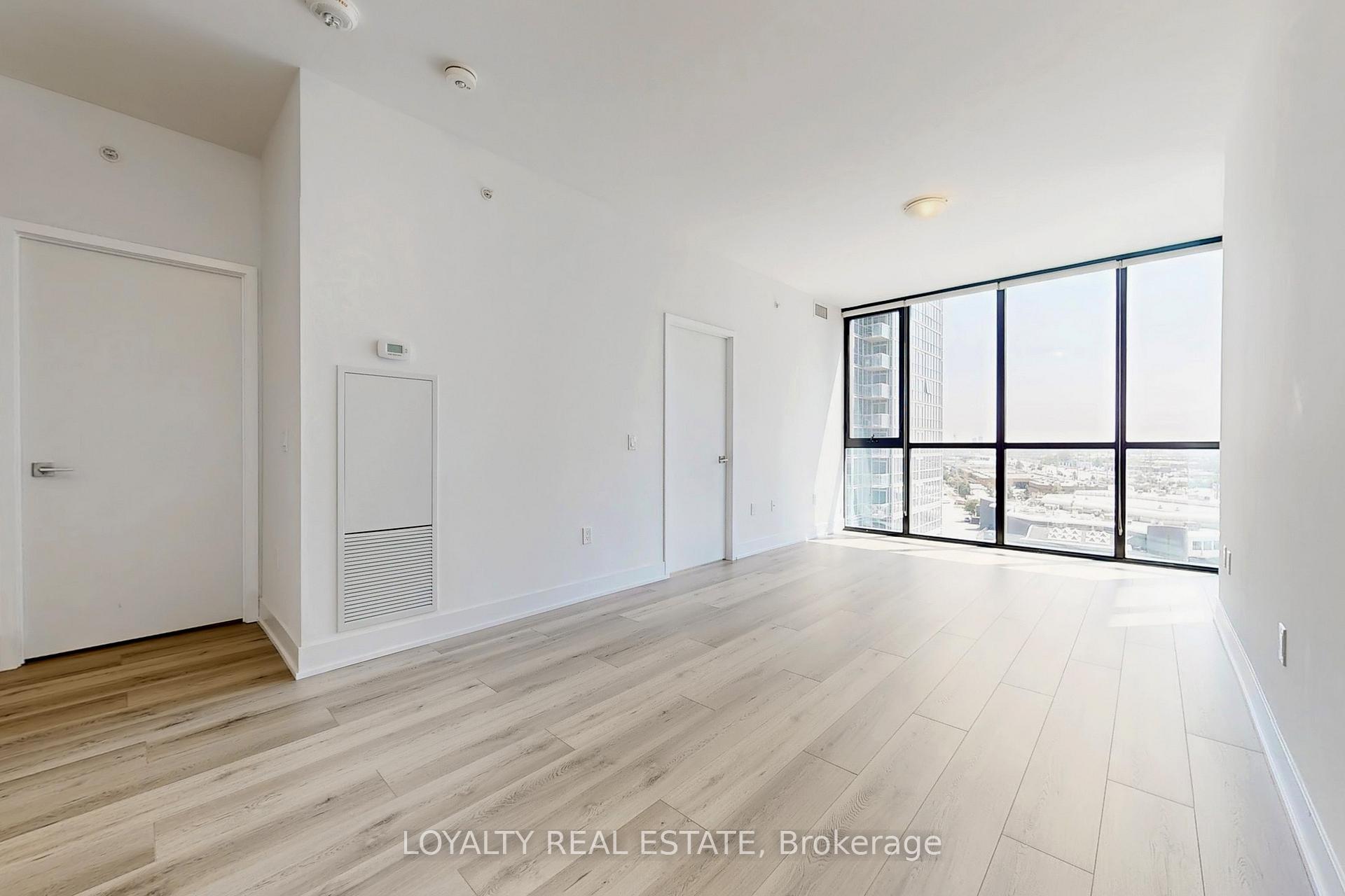 Photo 15 of Unit 901, 2916 Hwy7 Road, Vaughan, Concord — HOMEH