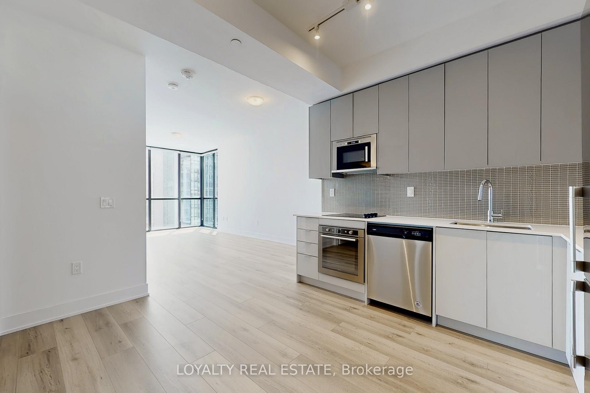 Photo 19 of Unit 901, 2916 Hwy7 Road, Vaughan, Concord — HOMEH