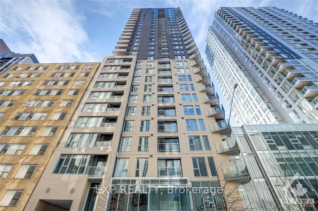 Front of Unit 901, 40 Nepean Street