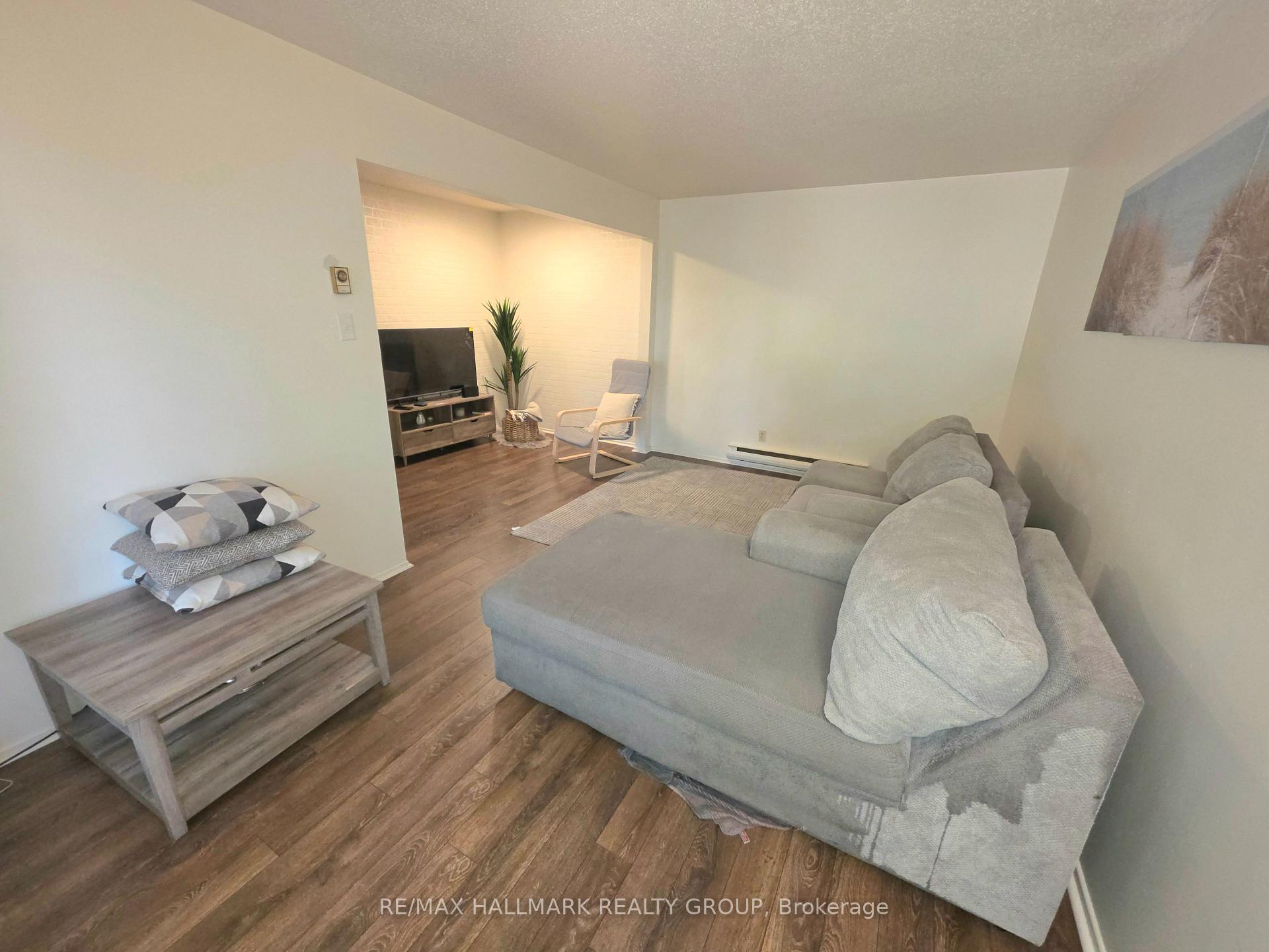 Photo 3 of 104 Salter Crescent, Ottawa, Kanata - Beaverbrook — HOMEH