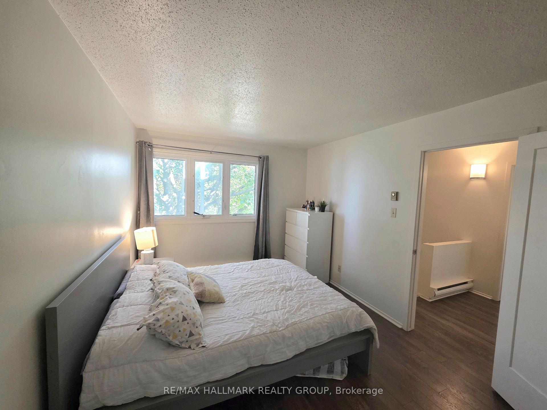 Photo 10 of 104 Salter Crescent, Ottawa, Kanata - Beaverbrook — HOMEH