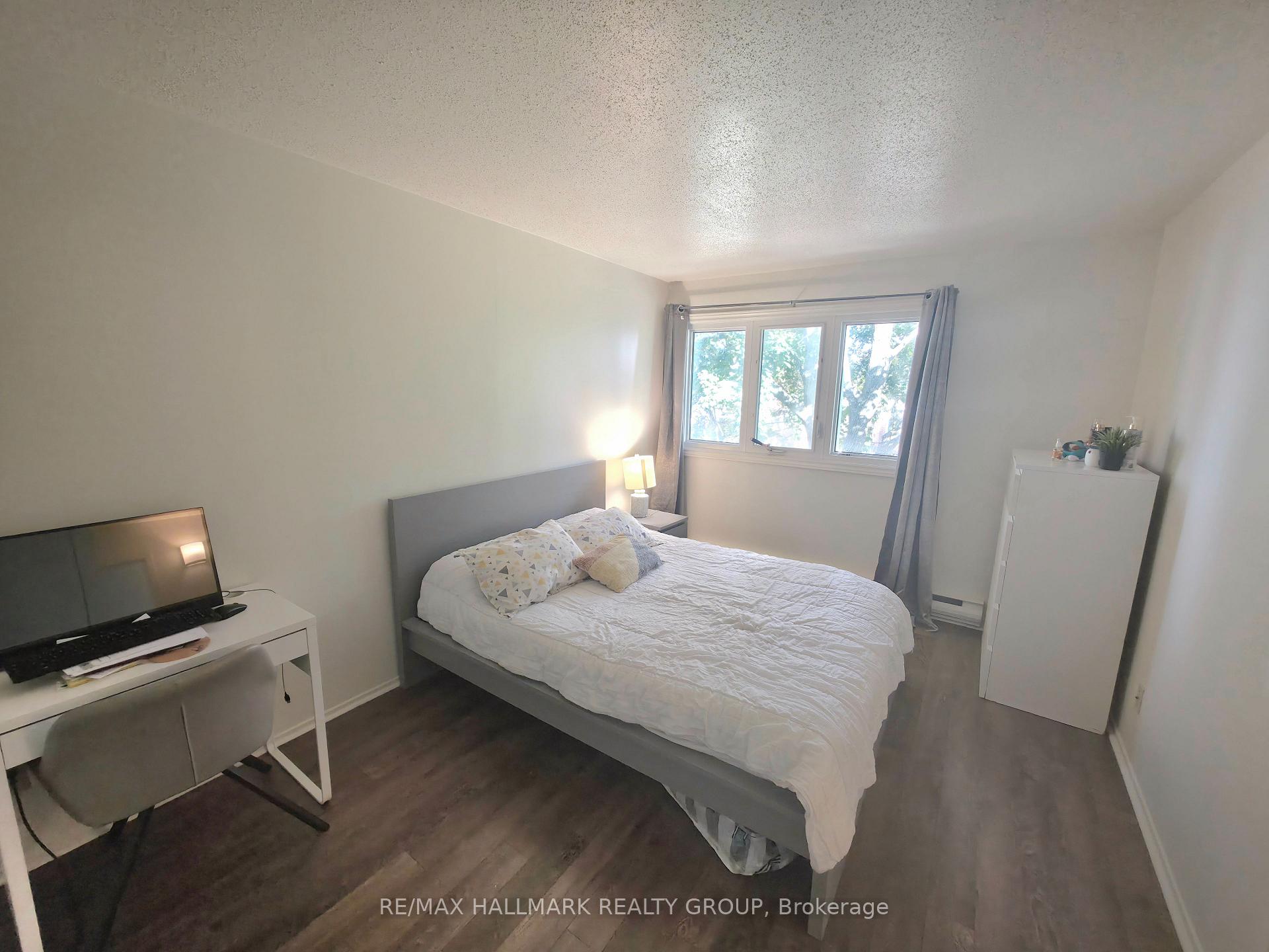 Photo 11 of 104 Salter Crescent, Ottawa, Kanata - Beaverbrook — HOMEH