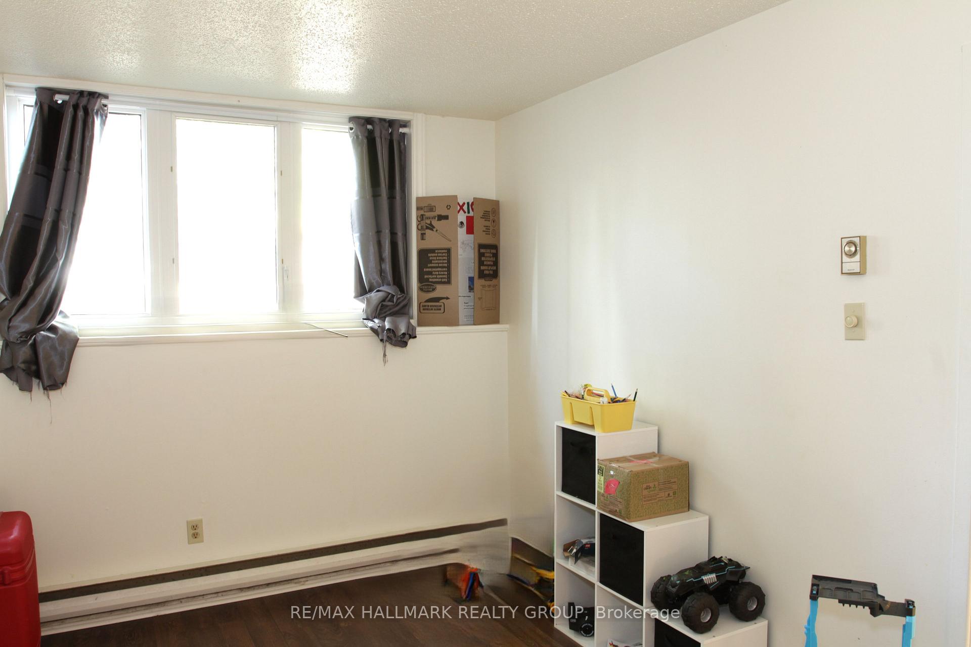Photo 15 of 104 Salter Crescent, Ottawa, Kanata - Beaverbrook — HOMEH