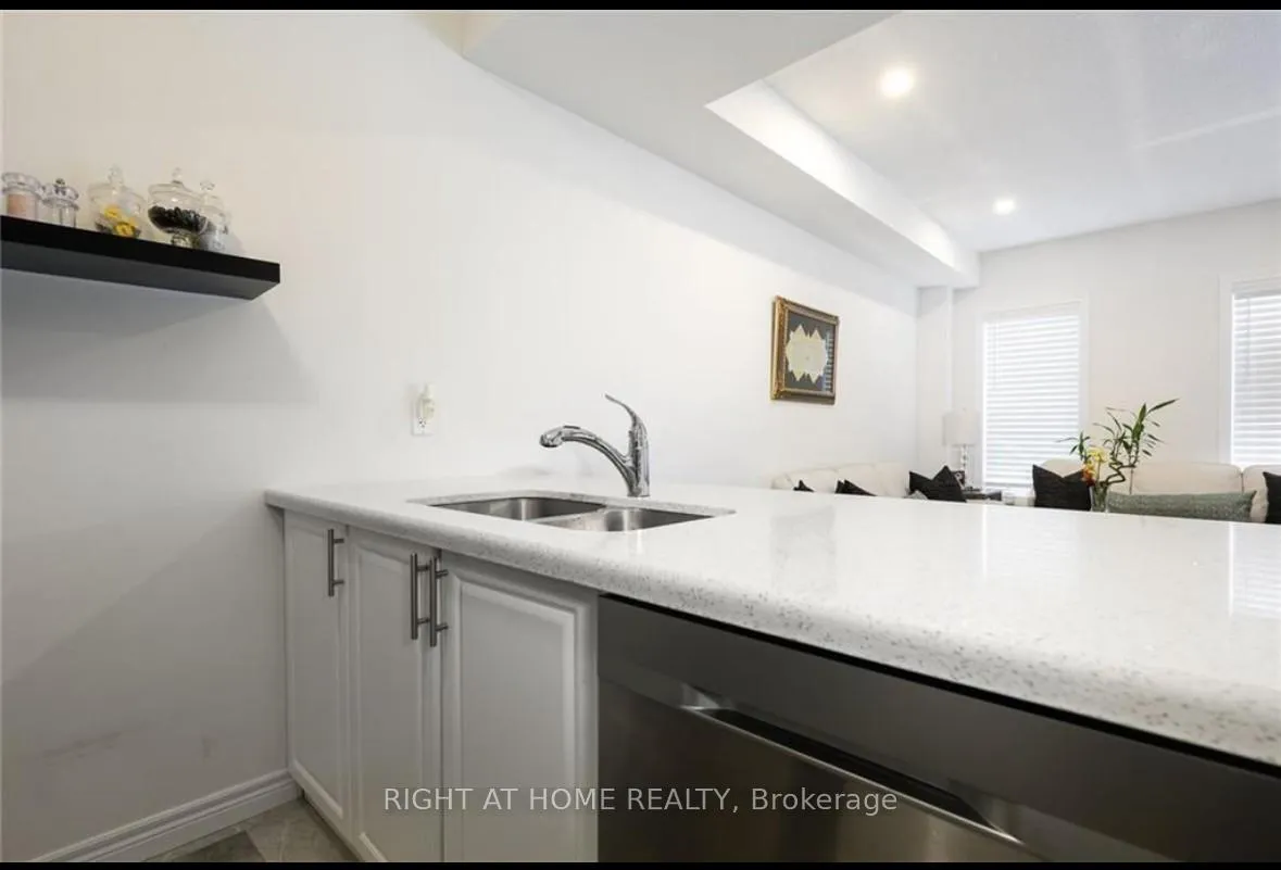 Photo 10 of 31 Cleland Avenue, Hamilton, Meadowlands — HOMEH