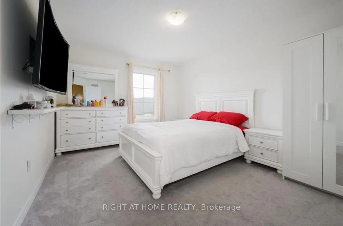 Photo 13 of 31 Cleland Avenue, Hamilton, Meadowlands — HOMEH