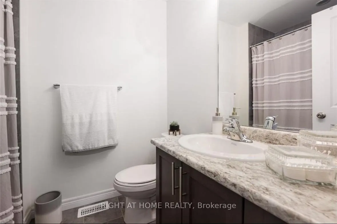 Photo 16 of 31 Cleland Avenue, Hamilton, Meadowlands — HOMEH