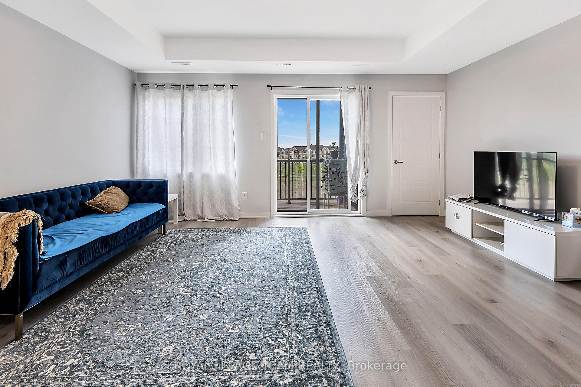 Photo 3 of 518 Parnian Private, Ottawa, Barrhaven - Half Moon Bay — HOMEH