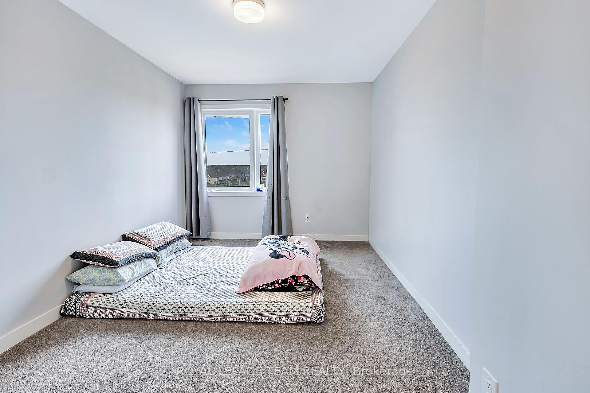 Photo 15 of 518 Parnian Private, Ottawa, Barrhaven - Half Moon Bay — HOMEH