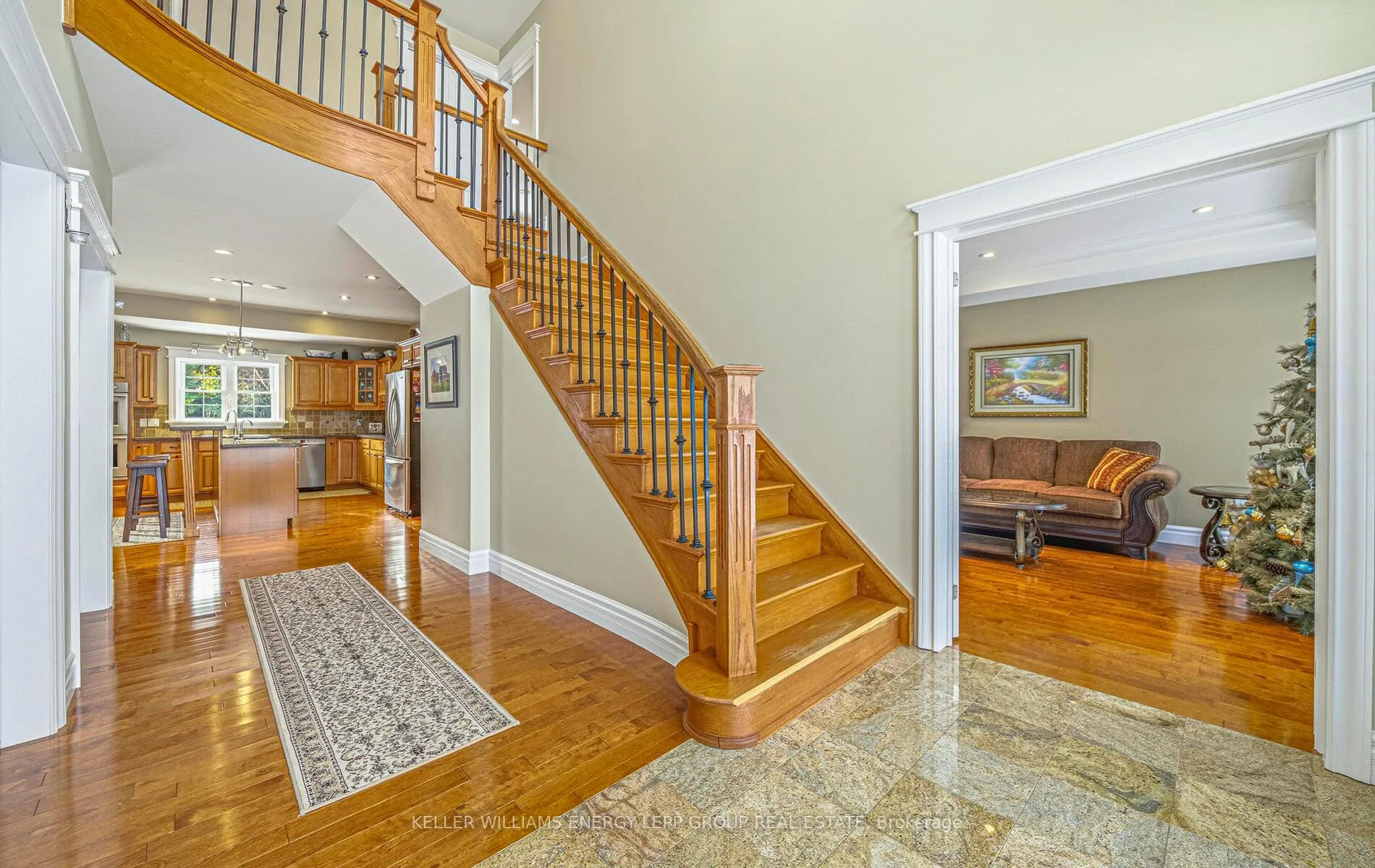 Photo 5 of 881 Carmel Crescent, Cavan Monaghan, Cavan Twp — HOMEH