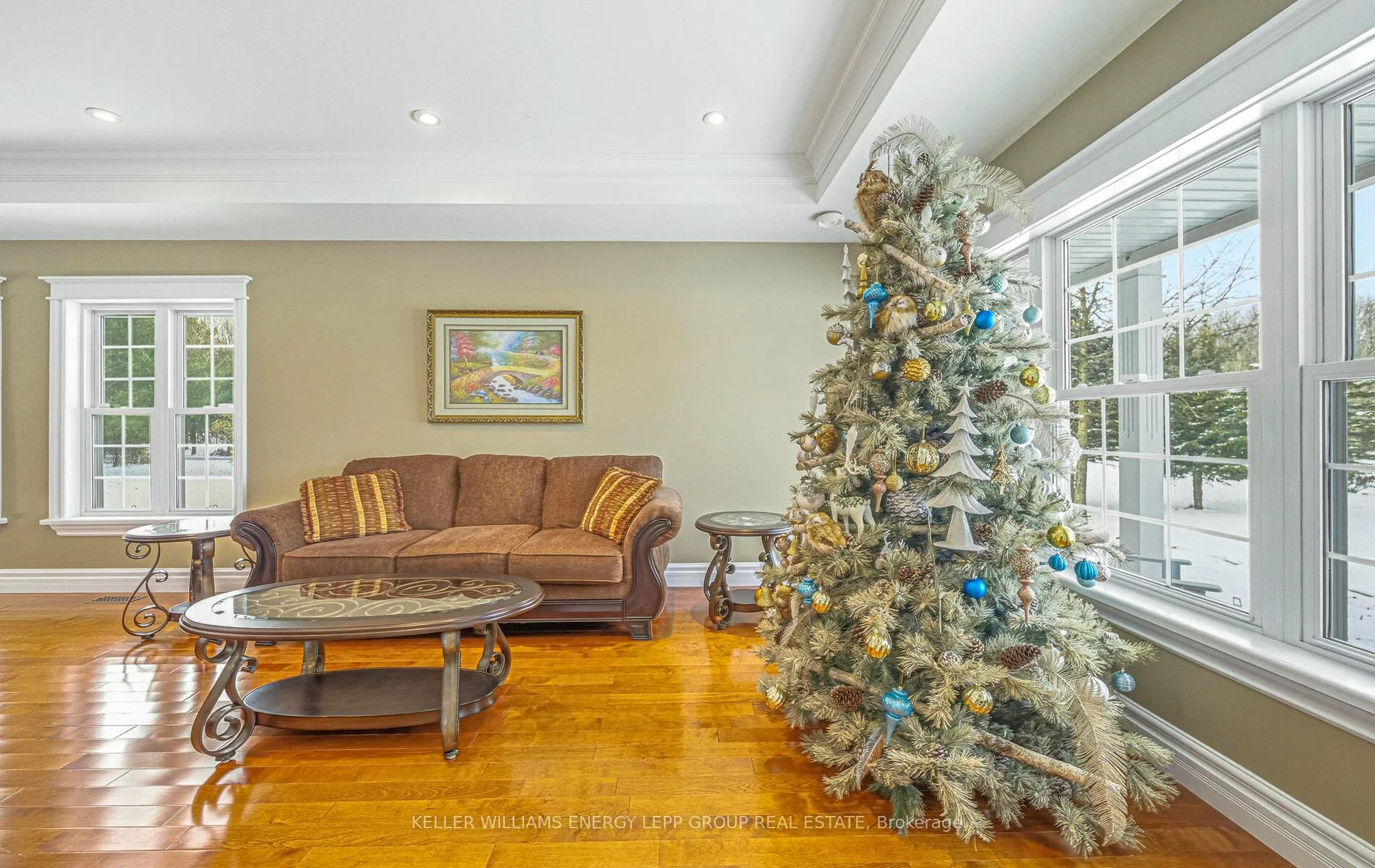 Photo 7 of 881 Carmel Crescent, Cavan Monaghan, Cavan Twp — HOMEH