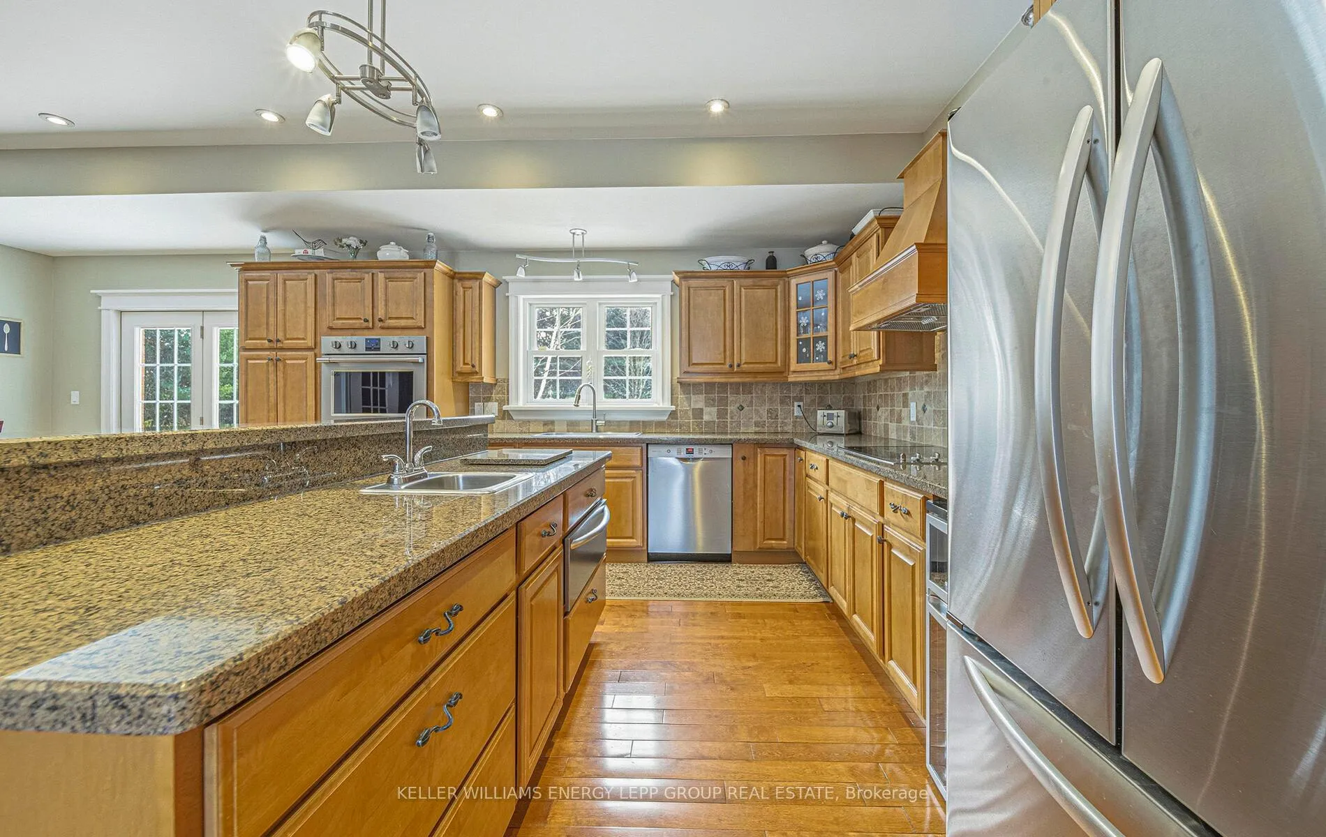 Photo 10 of 881 Carmel Crescent, Cavan Monaghan, Cavan Twp — HOMEH