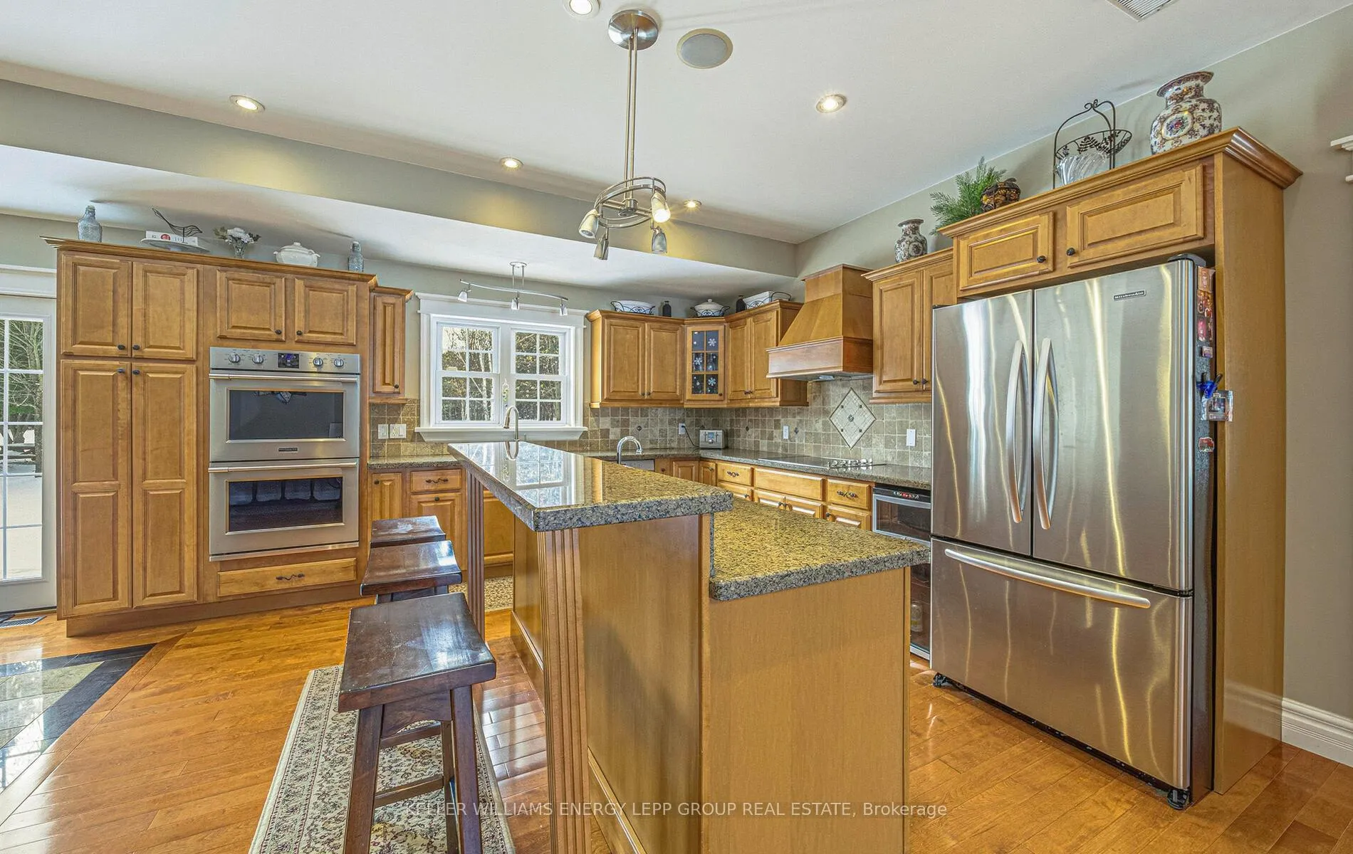 Photo 11 of 881 Carmel Crescent, Cavan Monaghan, Cavan Twp — HOMEH