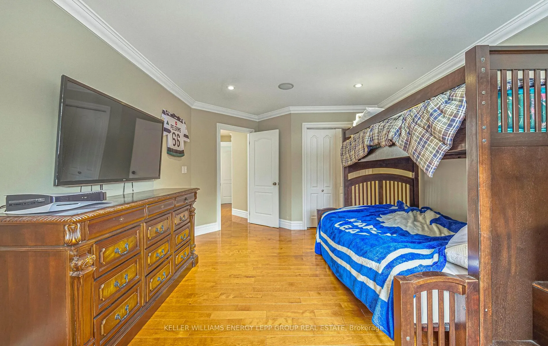Photo 21 of 881 Carmel Crescent, Cavan Monaghan, Cavan Twp — HOMEH