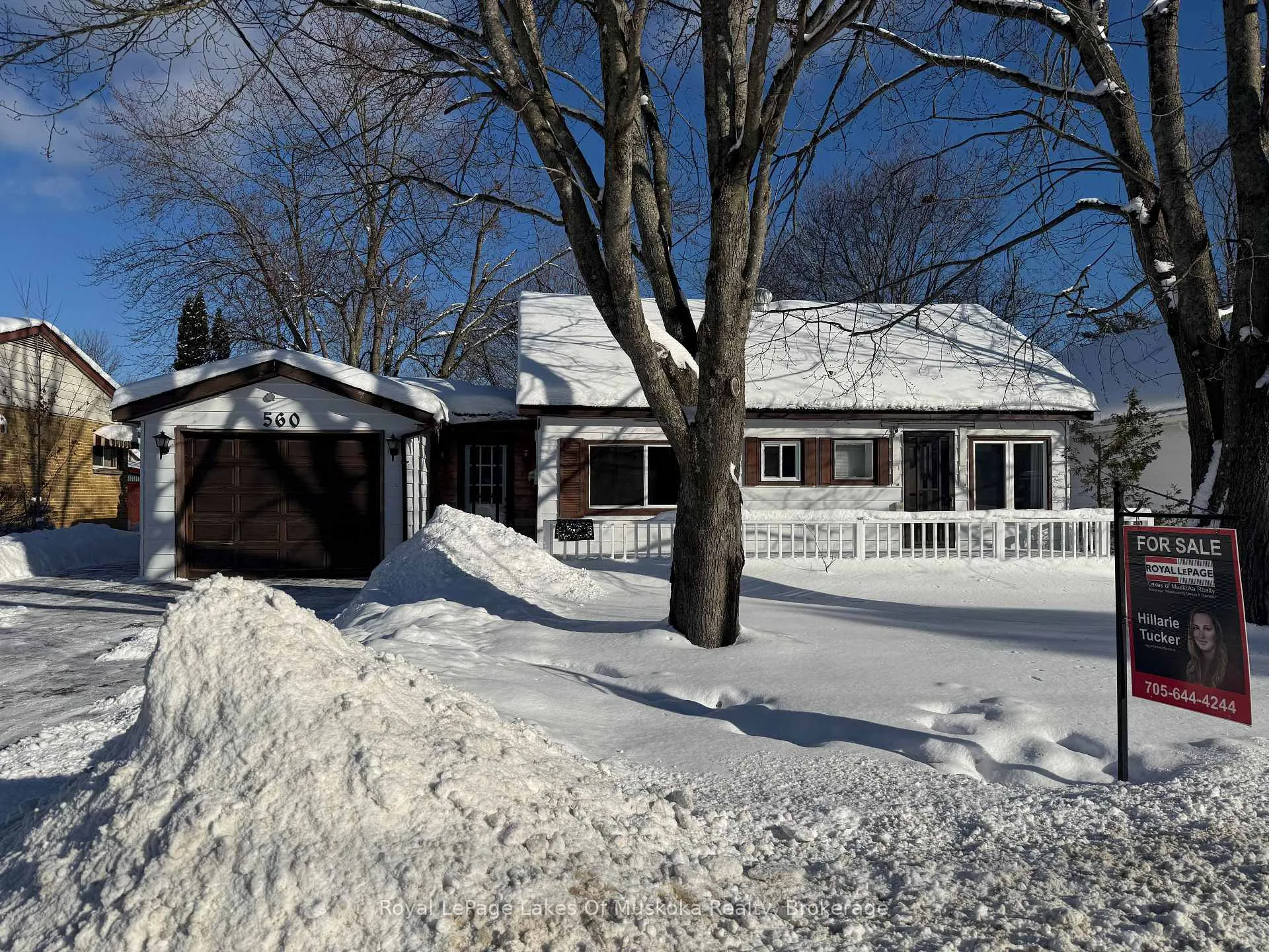 Photo 1 of 560 John Street N, Gravenhurst, Muskoka (S) — HOMEH