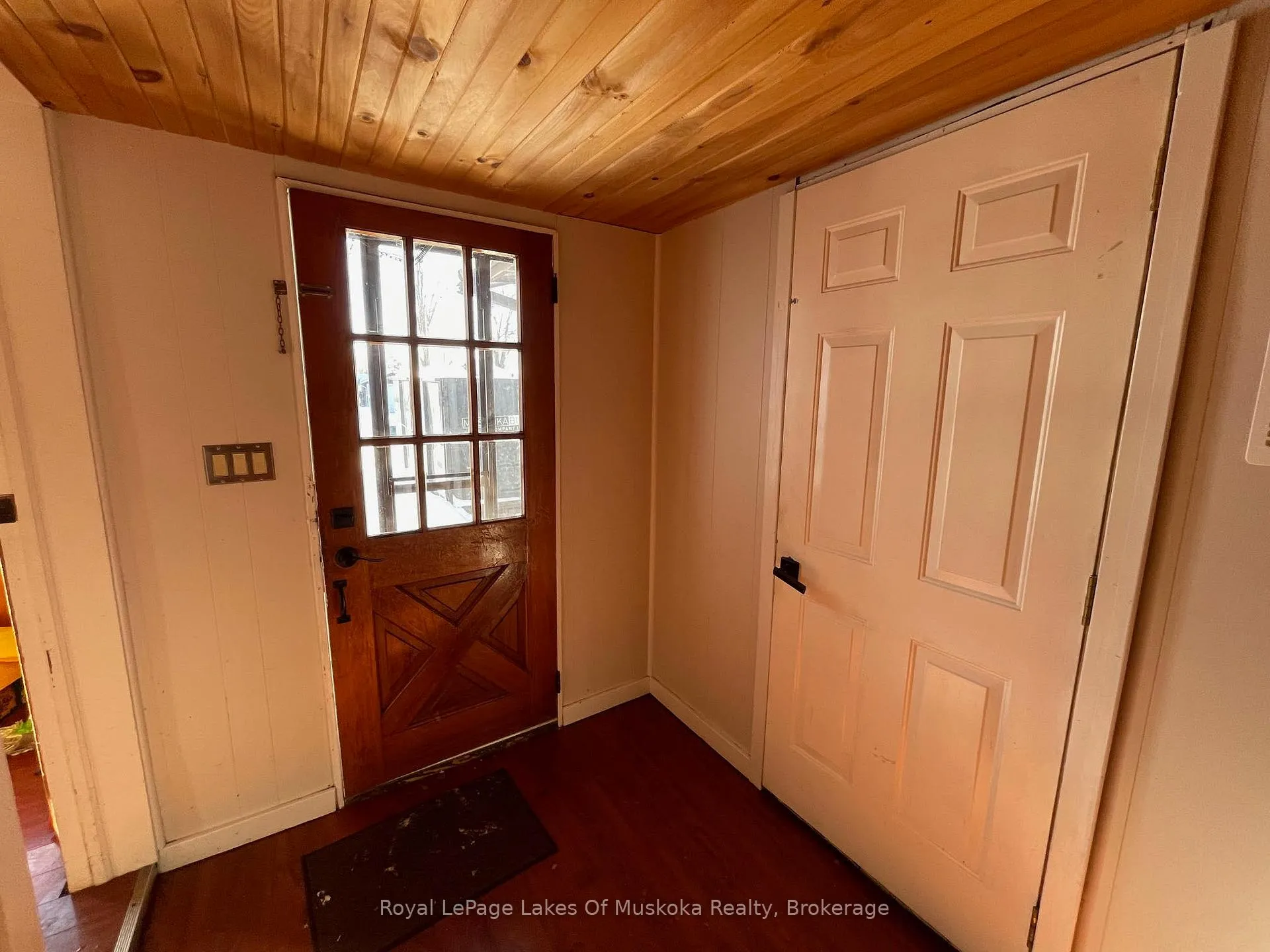 Photo 11 of 560 John Street N, Gravenhurst, Muskoka (S) — HOMEH