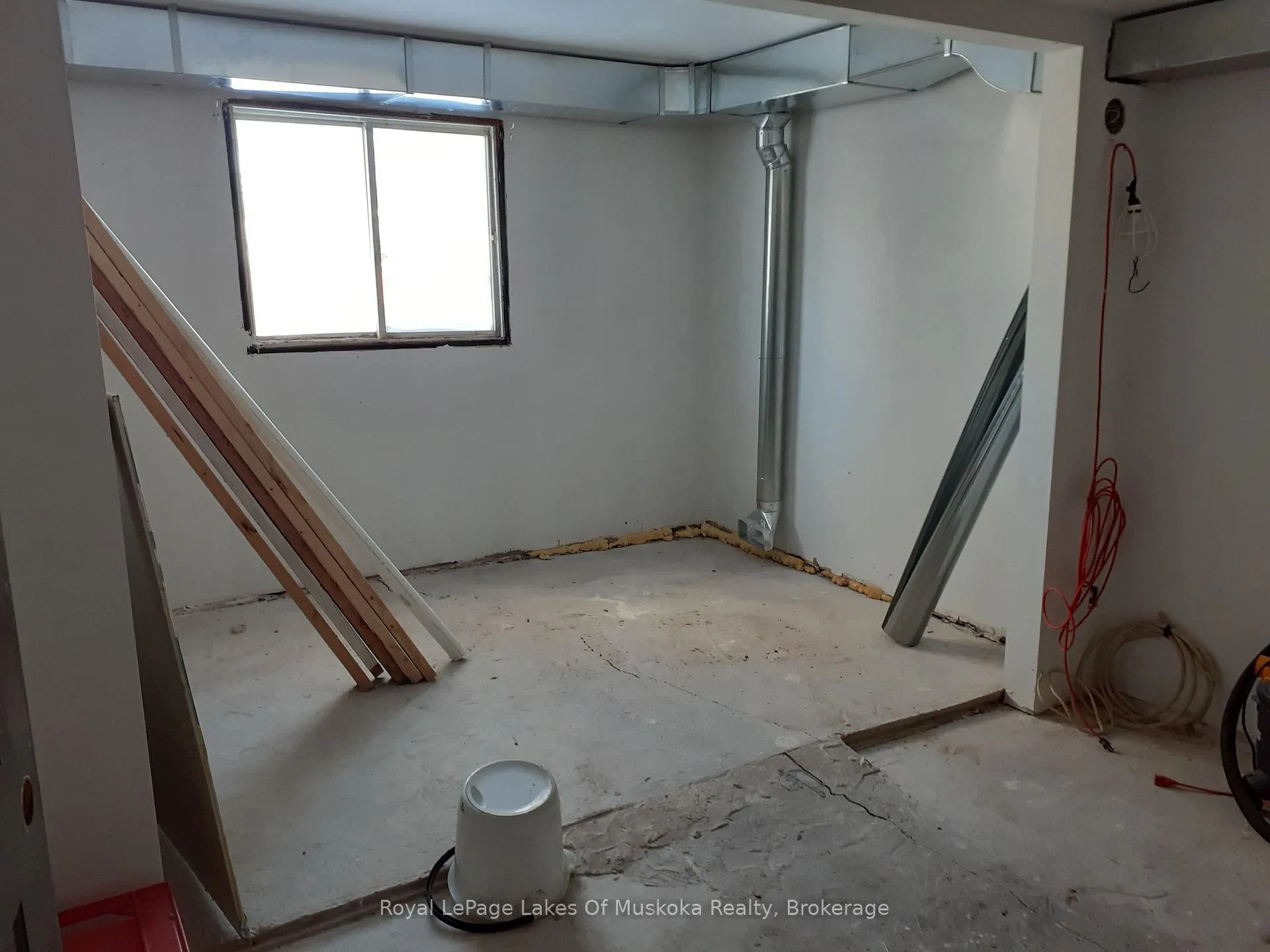 Photo 21 of 560 John Street N, Gravenhurst, Muskoka (S) — HOMEH