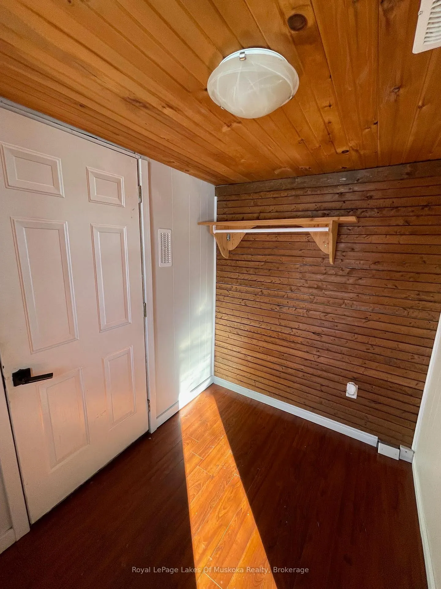 Photo 22 of 560 John Street N, Gravenhurst, Muskoka (S) — HOMEH