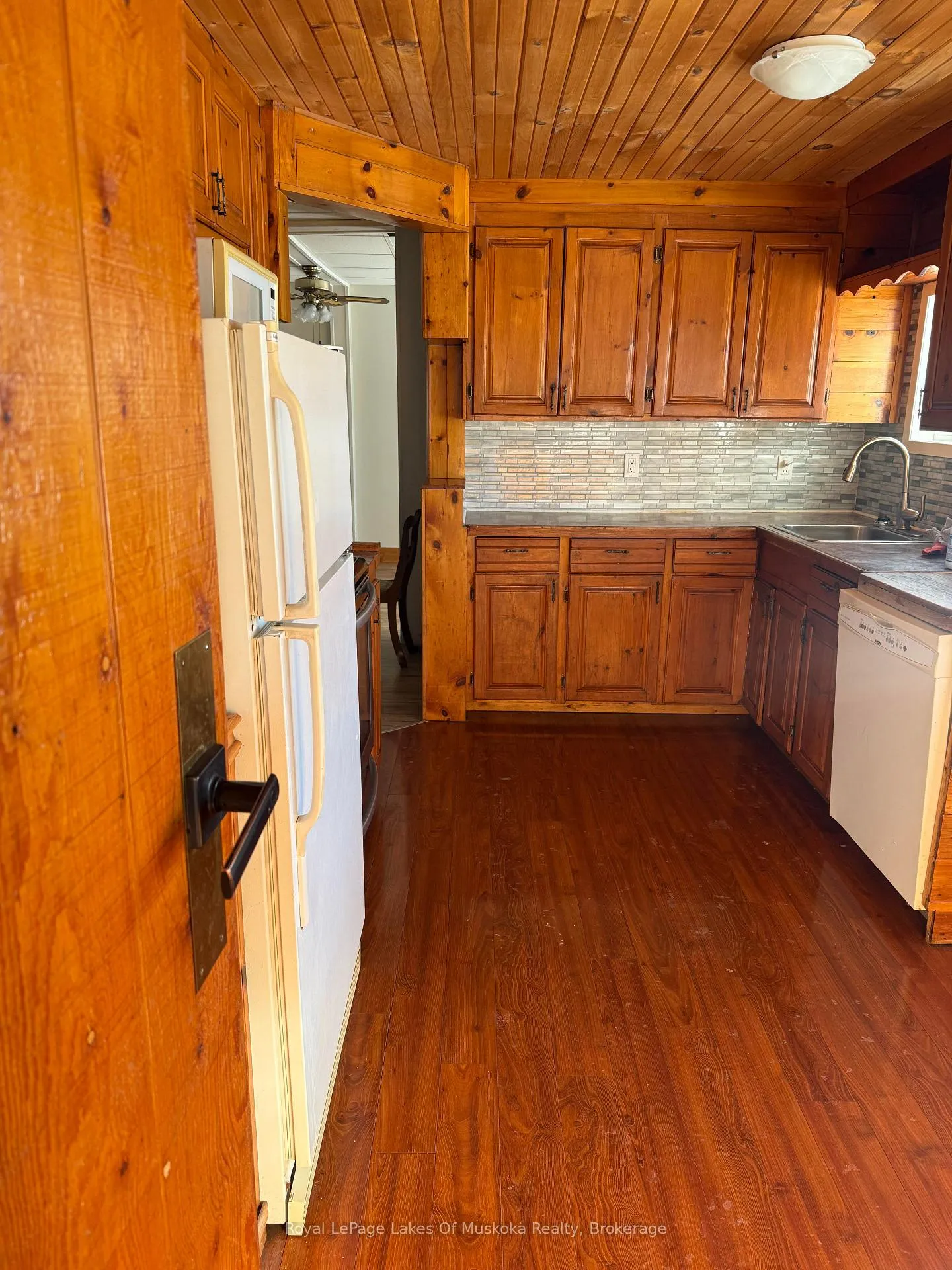 Photo 28 of 560 John Street N, Gravenhurst, Muskoka (S) — HOMEH