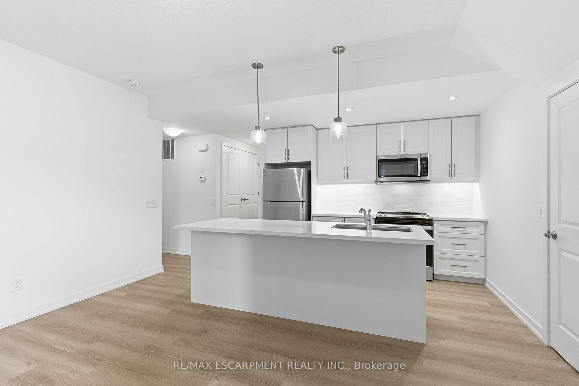 Photo 9 of Unit 29, 70 Kenesky Drive, Hamilton, Waterdown — HOMEH