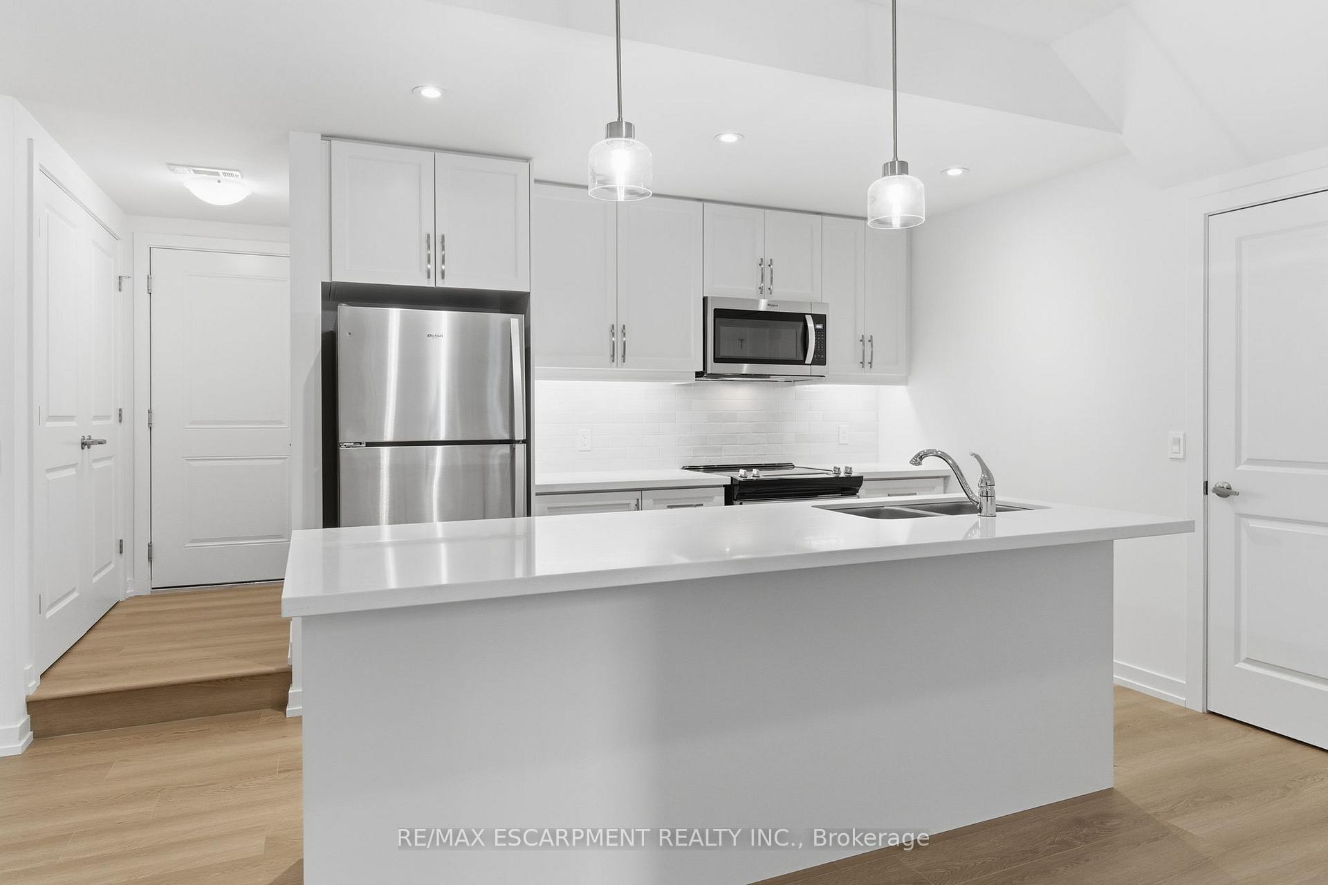 Photo 10 of Unit 29, 70 Kenesky Drive, Hamilton, Waterdown — HOMEH