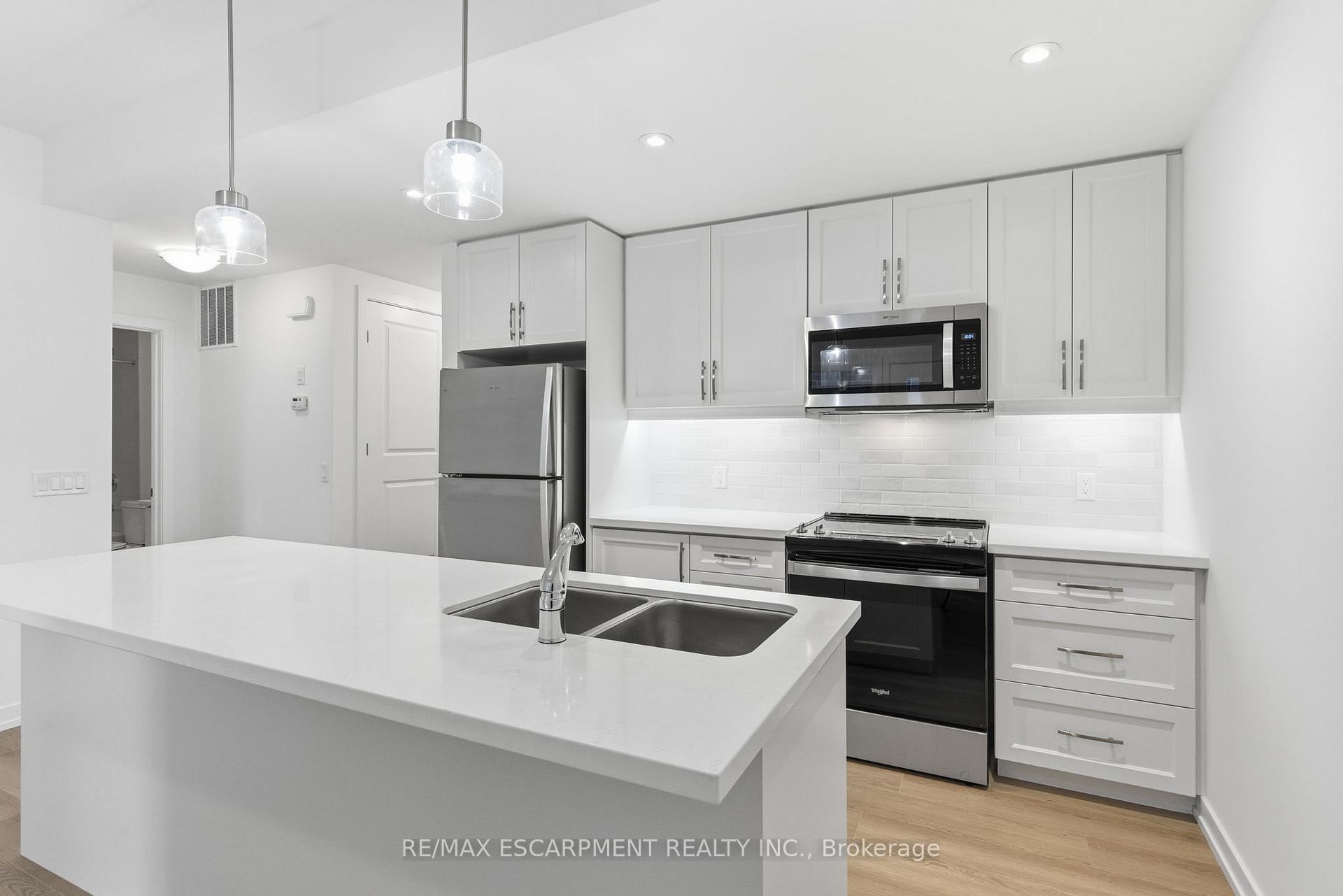 Photo 11 of Unit 29, 70 Kenesky Drive, Hamilton, Waterdown — HOMEH